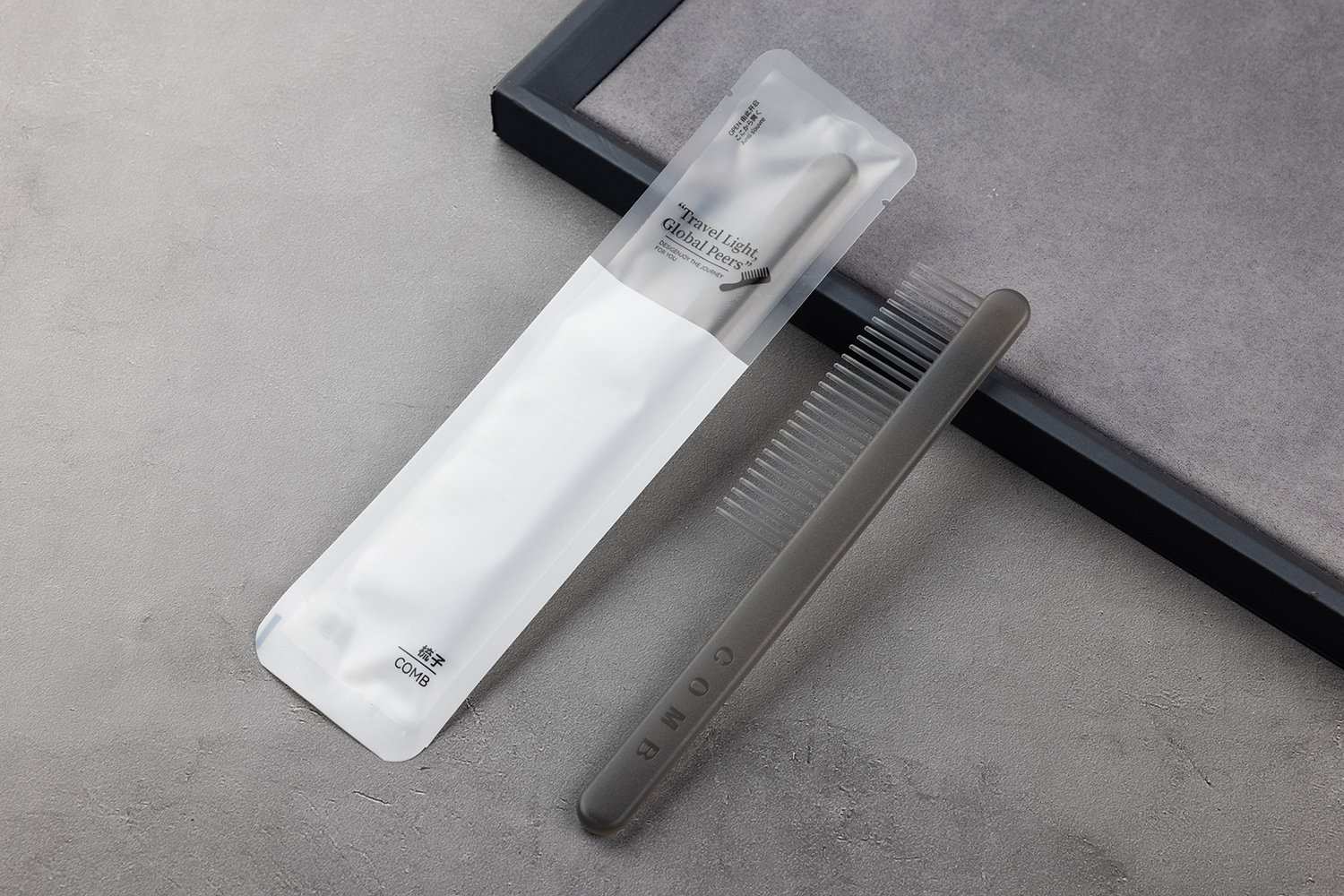 CM107｜コーム（細目）｜カラー：ダークグレー｜材質：PP（ポリプロピレン）｜全長17cm｜約14g/本｜マット袋（1本ずつ個包装）
