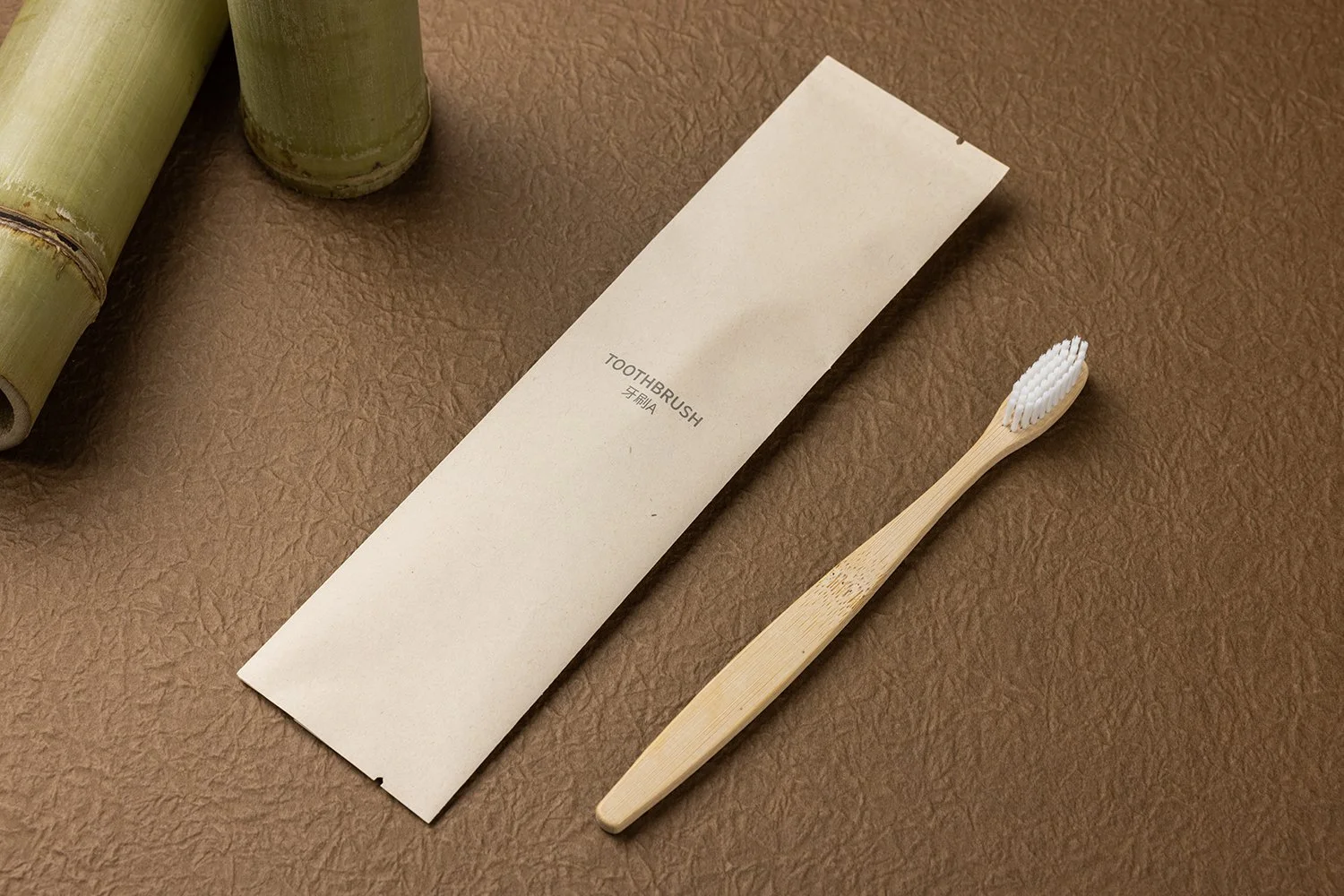 TB-B01B｜柄：竹（バンブー）｜毛：ソフト・ナイロン先細テーパード 0.15mm｜全長17.5cm｜約7.1g/本｜ナチュラル（柄）・ホワイト（毛）｜名入れ印刷可（紙箱／OPP個包装／紙袋）