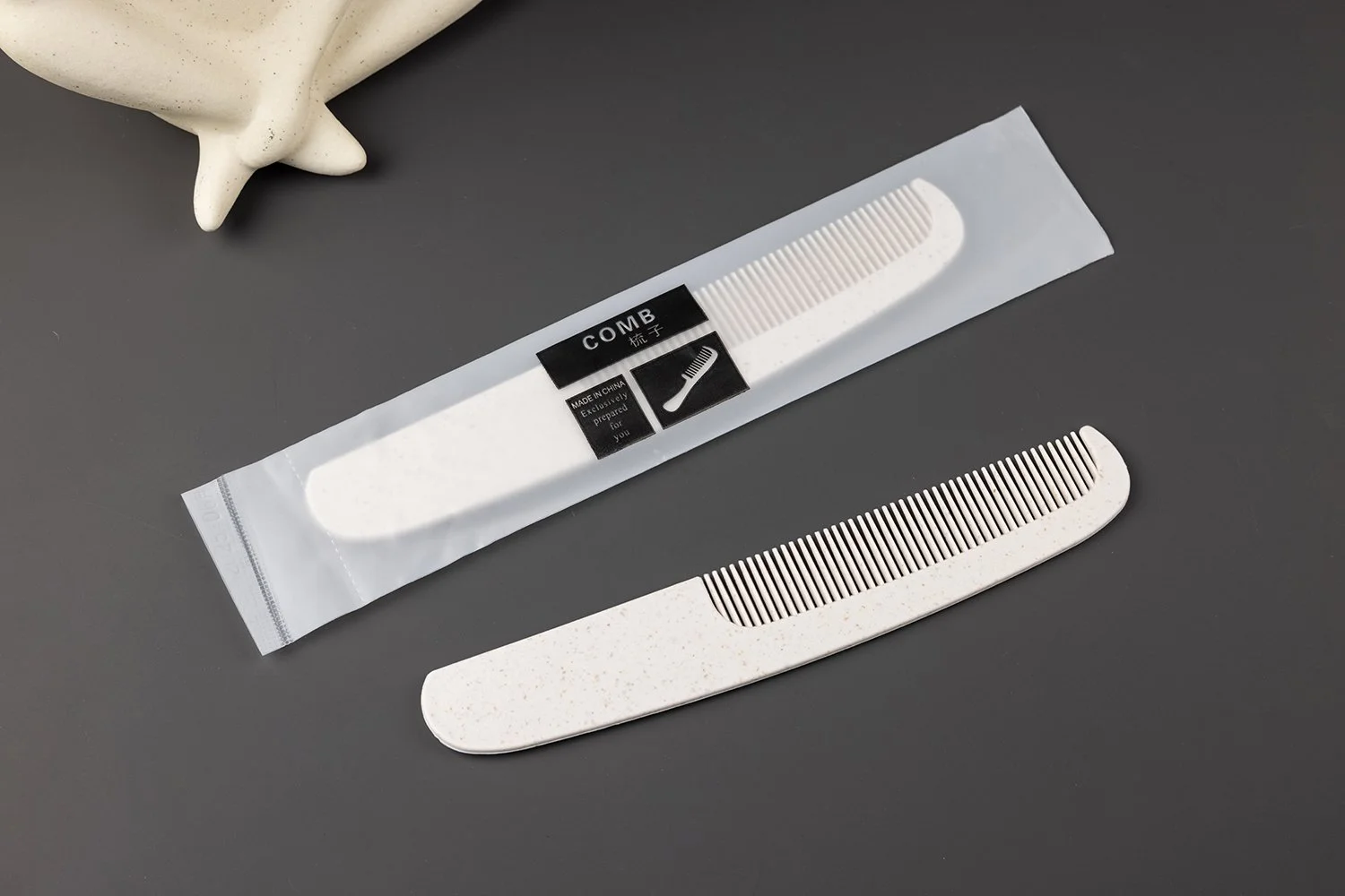 CM-004｜アイボリー（粒入り）｜環境配慮型：PP（ポリプロピレン）＋稲殻配合｜全長16.5cm｜約10.6g/本｜細目コーム｜紙スリーブ個包装（印刷対応可）