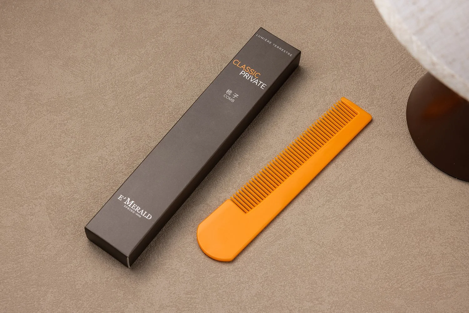 CM-001｜PP（ポリプロピレン）コーム｜全長14cm｜約9.35g/本｜細目・オレンジ色｜紙箱入り