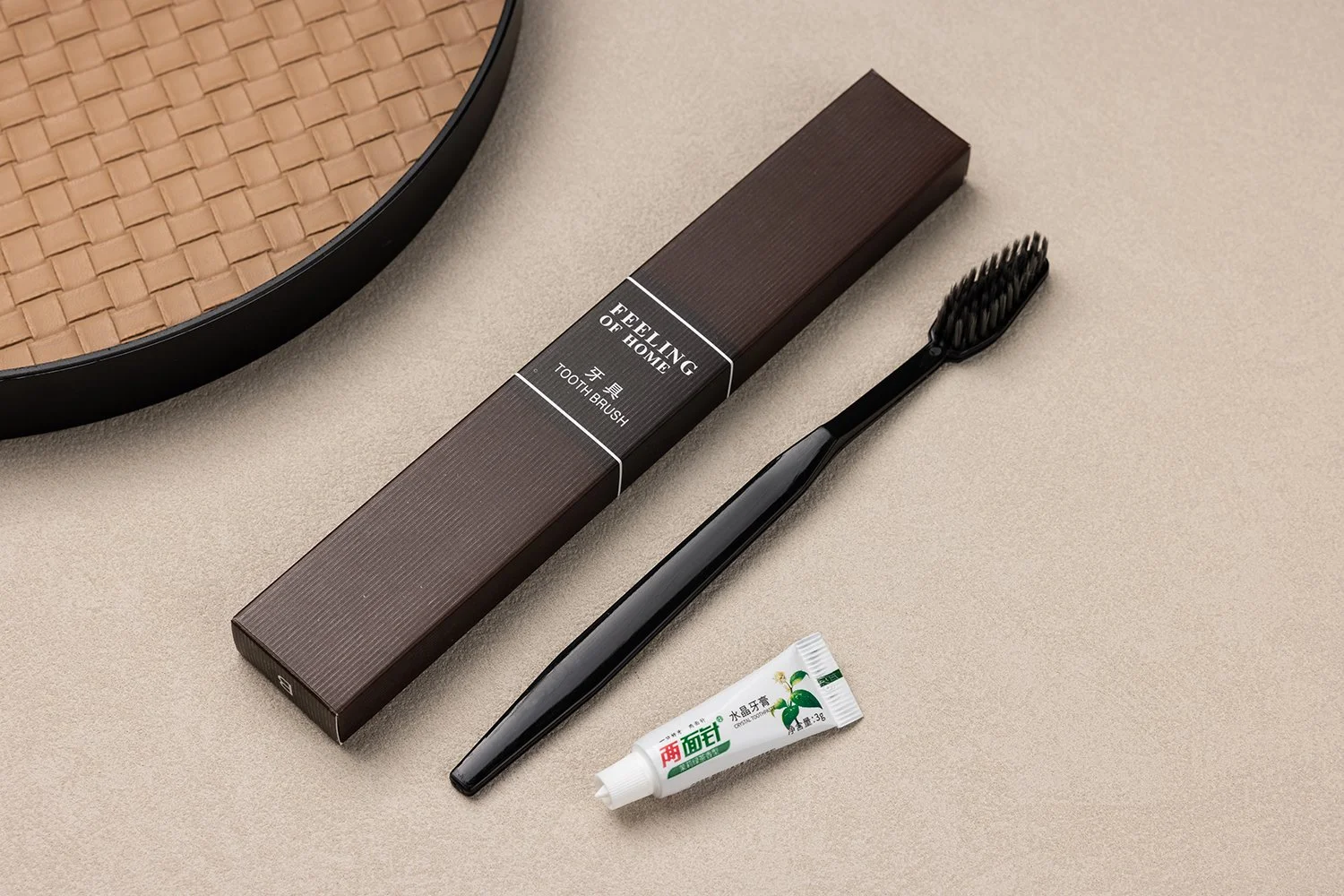 TB-012A｜柄：PP（ポリプロピレン）｜毛：ソフト・ナイロン先細テーパード 0.18mm｜全長18cm｜約6.4g/本｜ブラック（柄）・ブラック（毛）｜名入れ印刷可（紙箱／OPP個包装／紙袋）