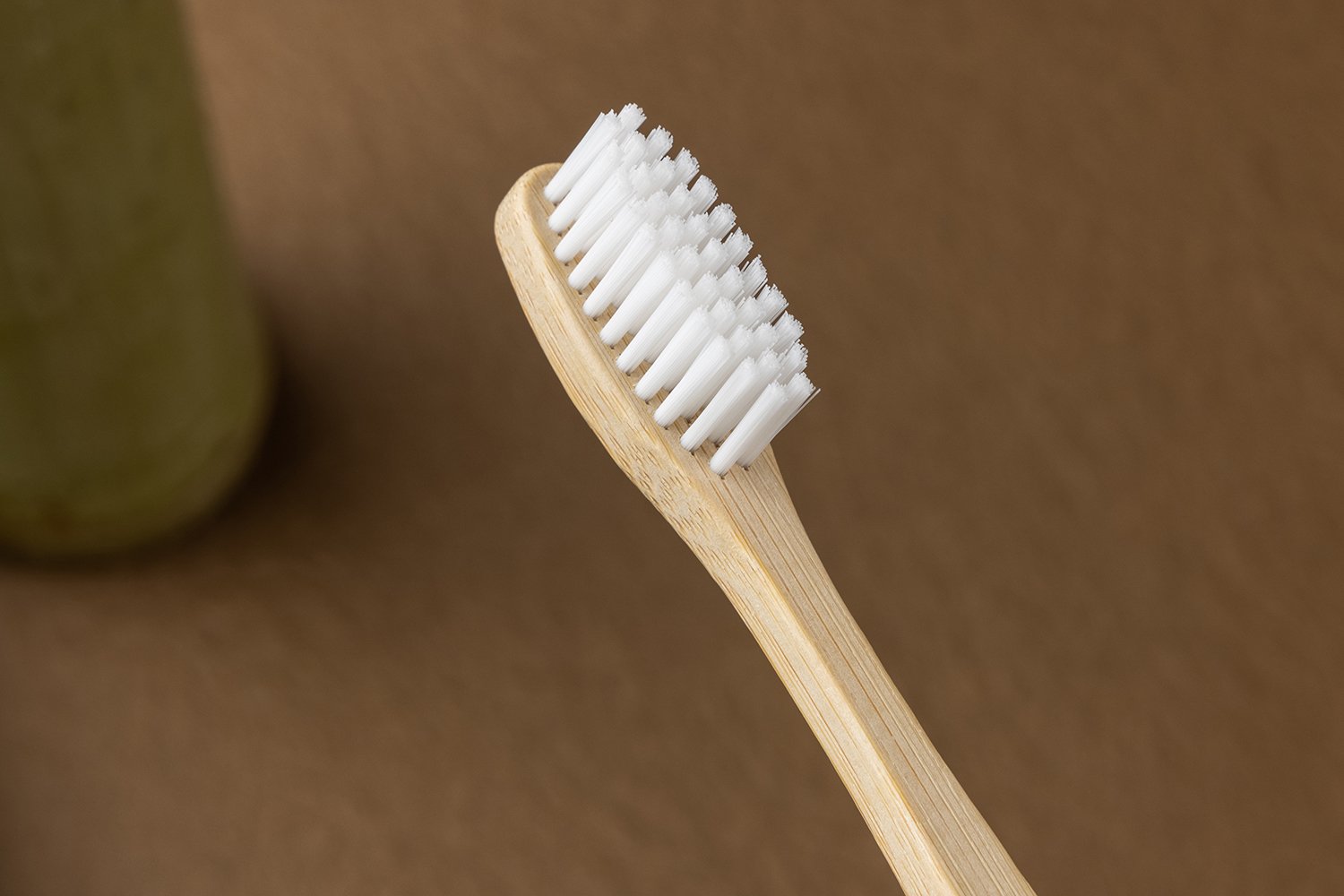 TB-B01B｜柄：竹（バンブー）｜毛：ソフト・ナイロン先細テーパード 0.15mm｜全長17.5cm｜約7.1g/本｜ナチュラル（柄）・ホワイト（毛）｜名入れ印刷可（紙箱／OPP個包装／紙袋）