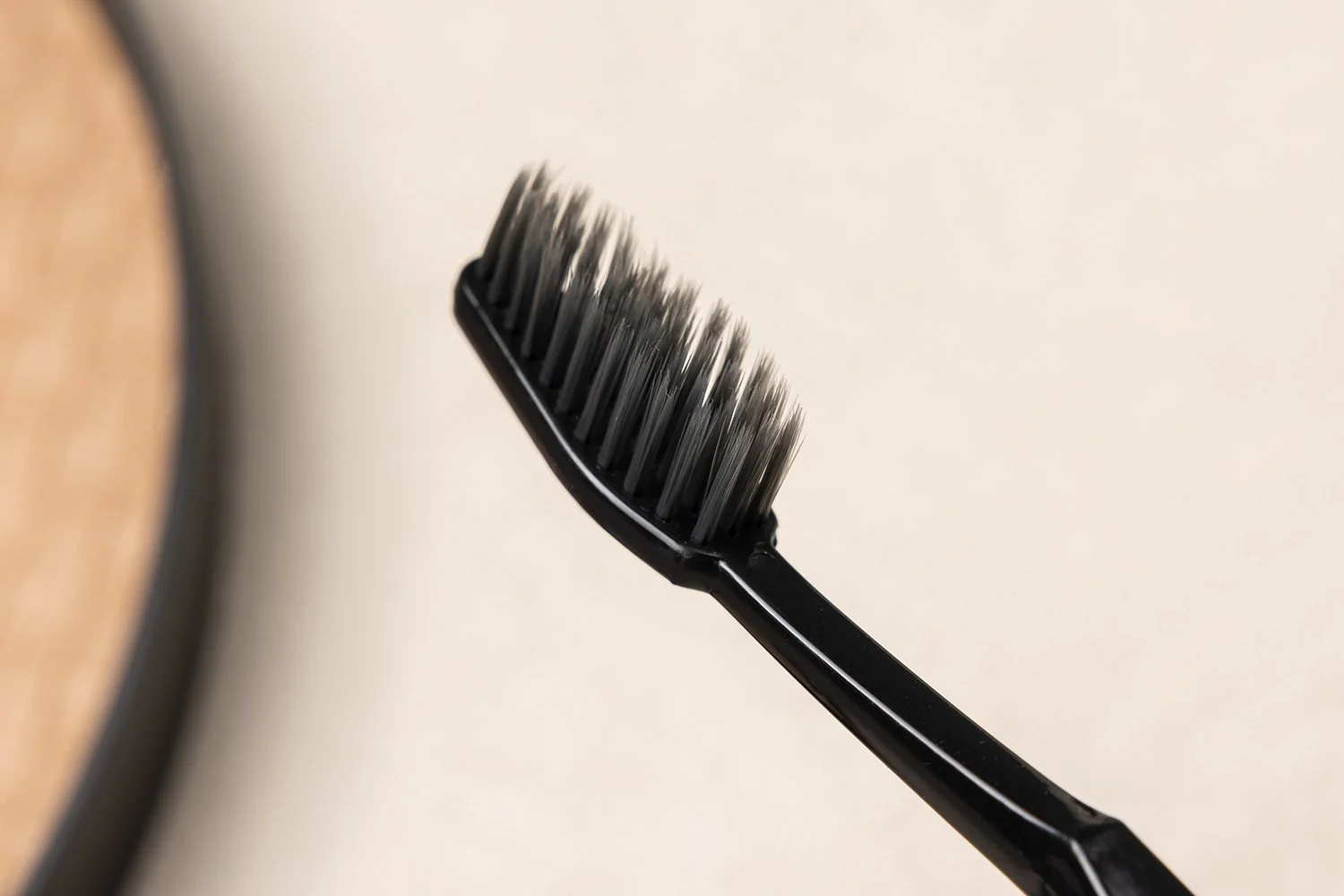 TB-012A｜柄：PP（ポリプロピレン）｜毛：ソフト・ナイロン先細テーパード 0.18mm｜全長18cm｜約6.4g/本｜ブラック（柄）・ブラック（毛）｜名入れ印刷可（紙箱／OPP個包装／紙袋）