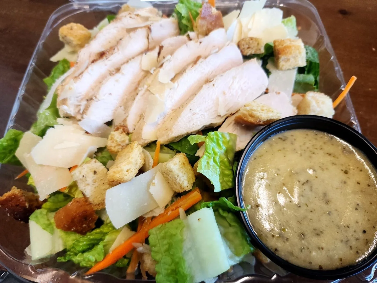 Cooling things down at I&amp;E Craft Kitchen as the weather warms up ☀️

This weekend&rsquo;s specials are fresh, crisp, and packed with flavor:
&bull; Chicken Caesar Salad
&bull; Chicken Caesar Flatbread Pizza
&bull; Chicken Caesar Stuffed Grilled C