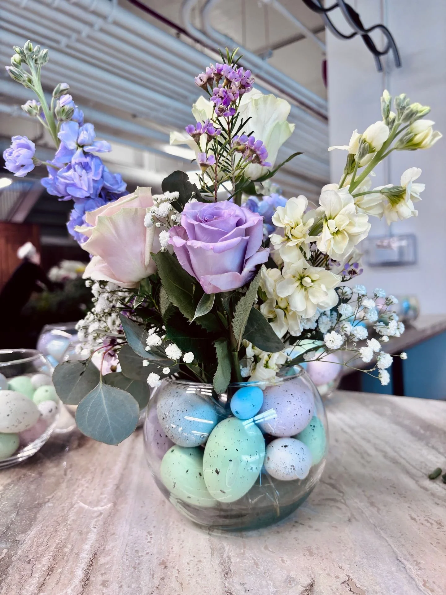 Soft spring colors, fresh blooms, and a little Easter magic 🌸🐣

Annie&rsquo;s Garden is bringing the beauty this season with stunning Easter arrangements that brighten any table. From pastel roses to delicate florals, each piece is thoughtfully des