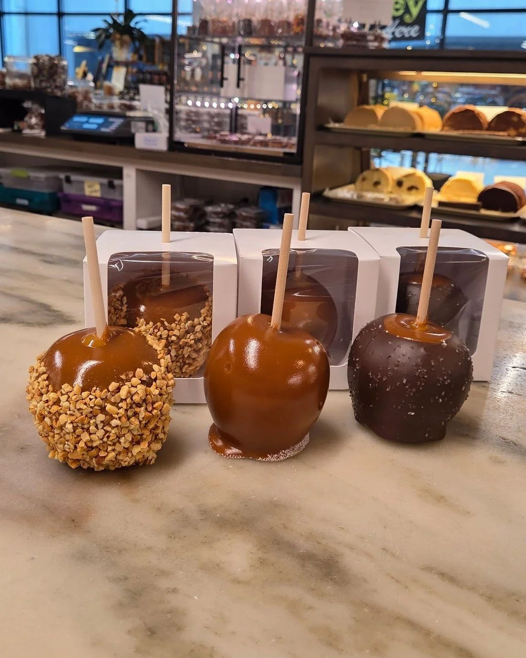Caramel apple season is officially back at Uncle Leroy&rsquo;s 🍎✨

Three delicious ways to indulge:
&bull; Classic caramel
&bull; Caramel + peanuts
&bull; Caramel + dark chocolate &amp; sea salt

Sweet, crisp, and made for a perfect treat while you 