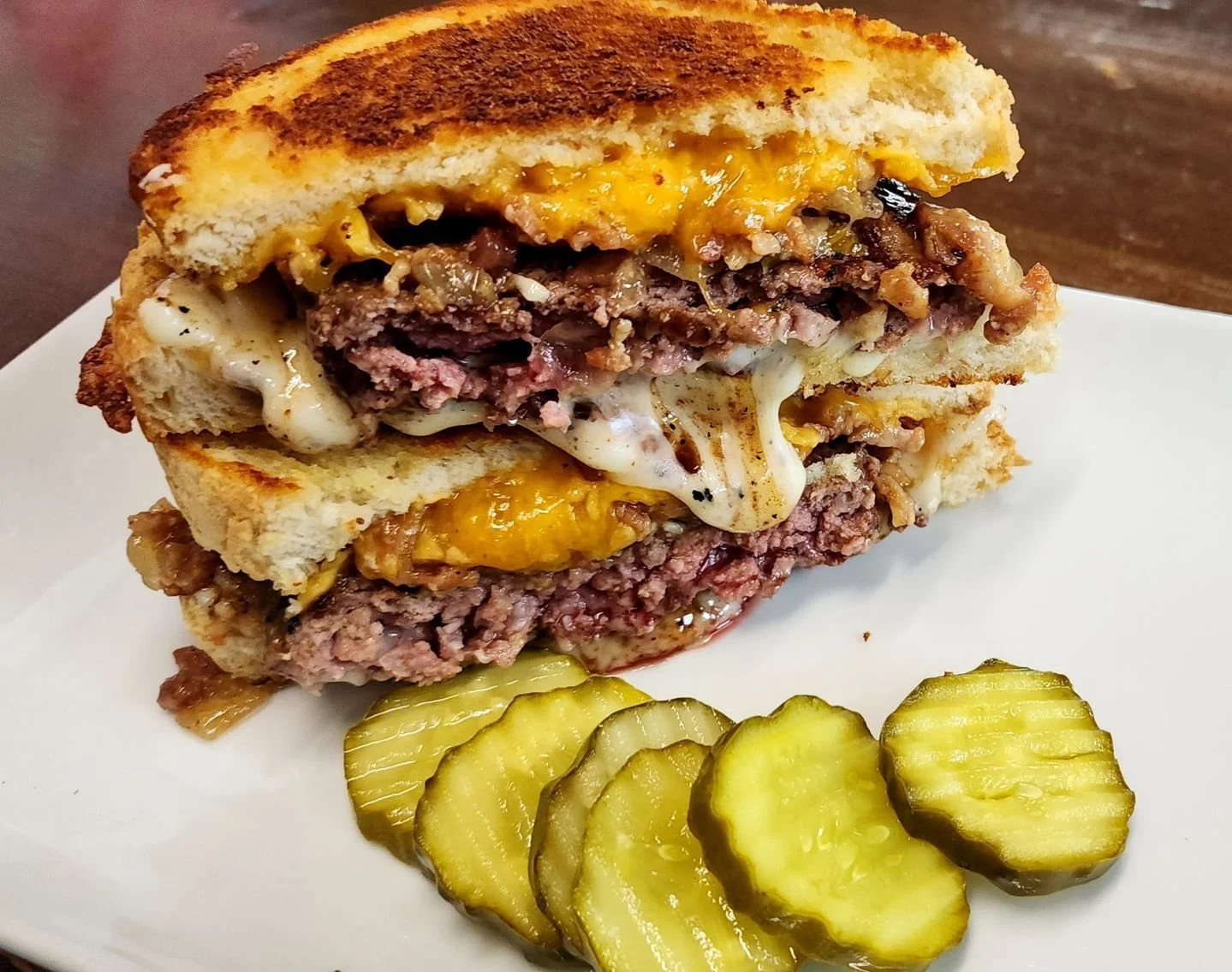 This week&rsquo;s specials at I&amp;E Craft Kitchen are worth a visit!

 🥪 The Summer Barbecue Patty Melt features Black Angus beef, bacon, and plenty of melty flavor.

🥓 The Bacon Cheeseburger Flatbread Pizza brings all the cheeseburger favorites 