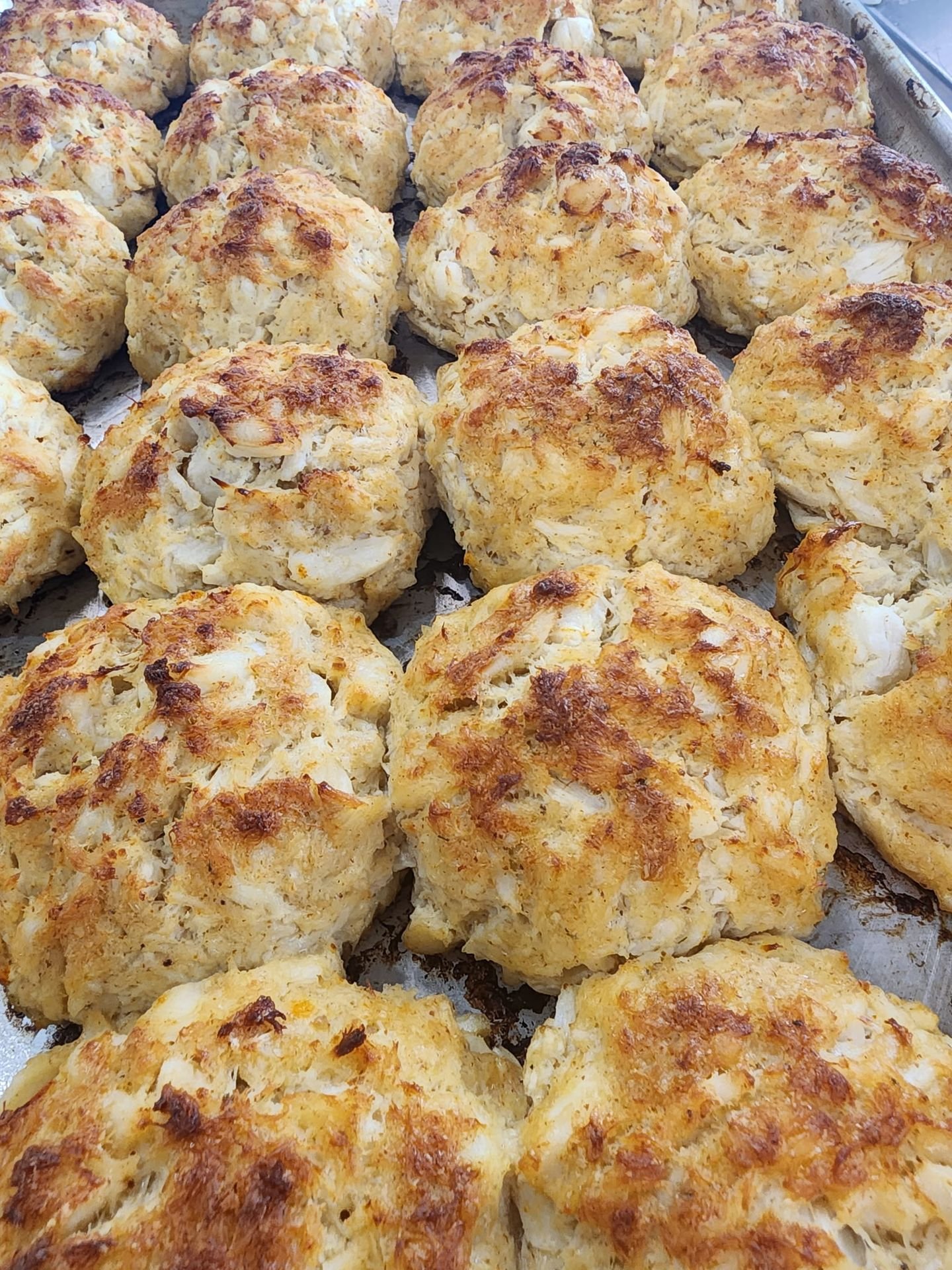 🦀 This week's specials at I&amp;E Craft Kitchen are making waves!

From rich, comforting soups to fresh seafood favorites, Chef Joel has something for every craving:

🦞 Lobster Crab Cakes &ndash; made with 50% jumbo lump crab and 50% chopped Maine 