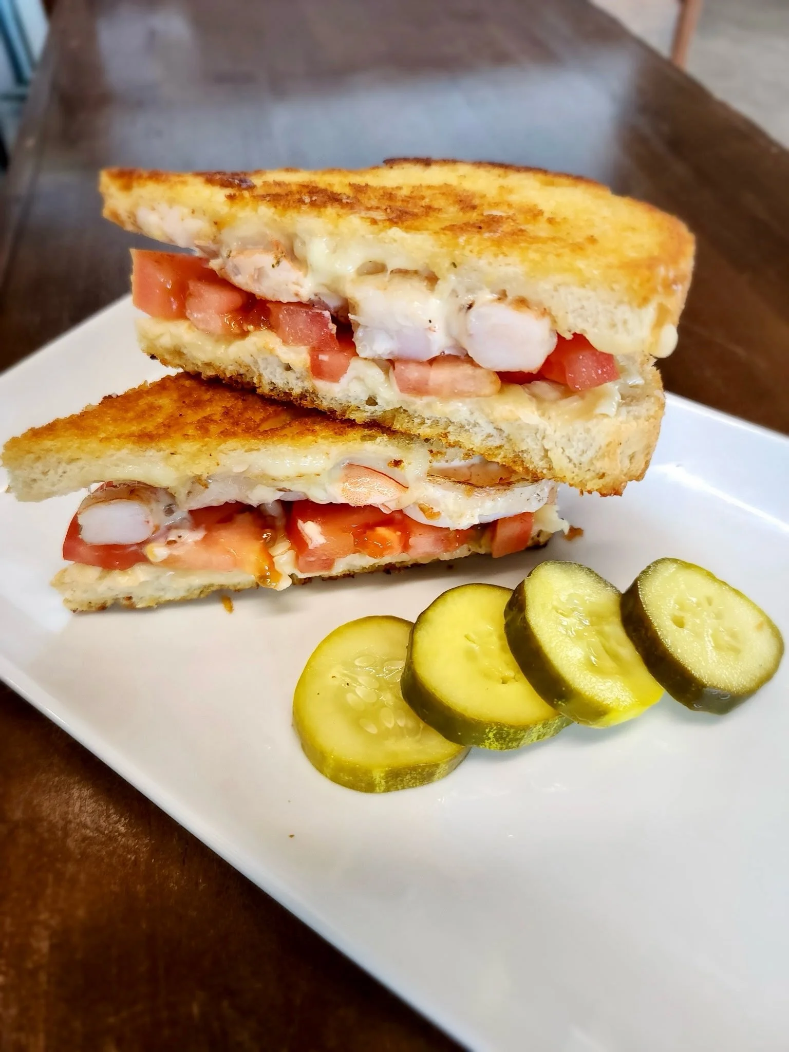 Skip the chain this week and taste the Gulf at @iandecraftkitchen🦐

Shrimp Fest is back and this local kitchen is bringing the flavor with a full shrimp lineup:

🧀 Jumbo Shrimp Stuffed Grilled Cheese - a classic taken to the next level
🍕 Shrimp Sc