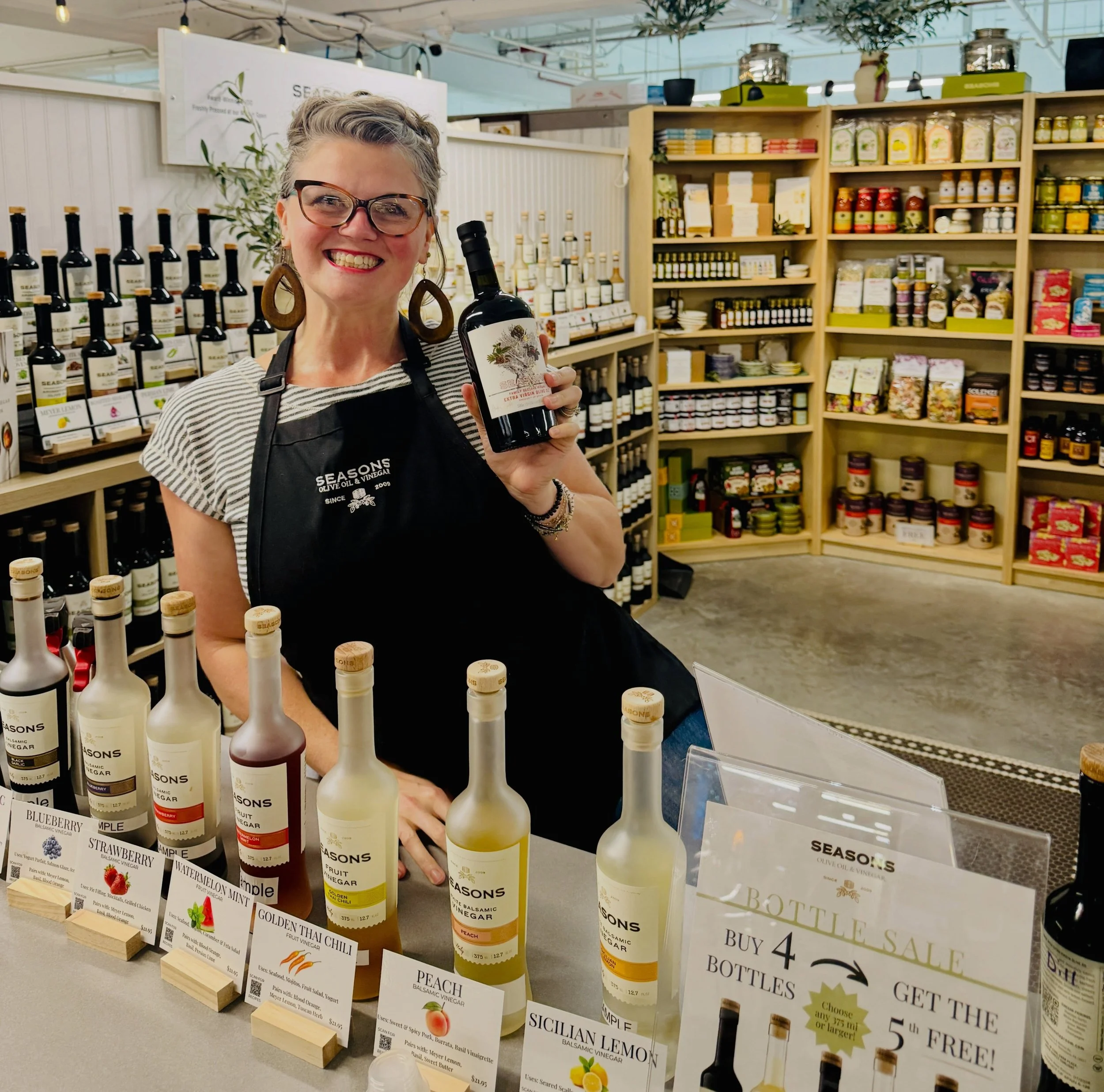 This Labor Day weekend, skip the grocery store line and shop small instead 🫒 From fresh produce to handmade goods, our amazing local vendors have everything you need for the perfect cookout, all under one roof. Grab a sample or two while you shop an
