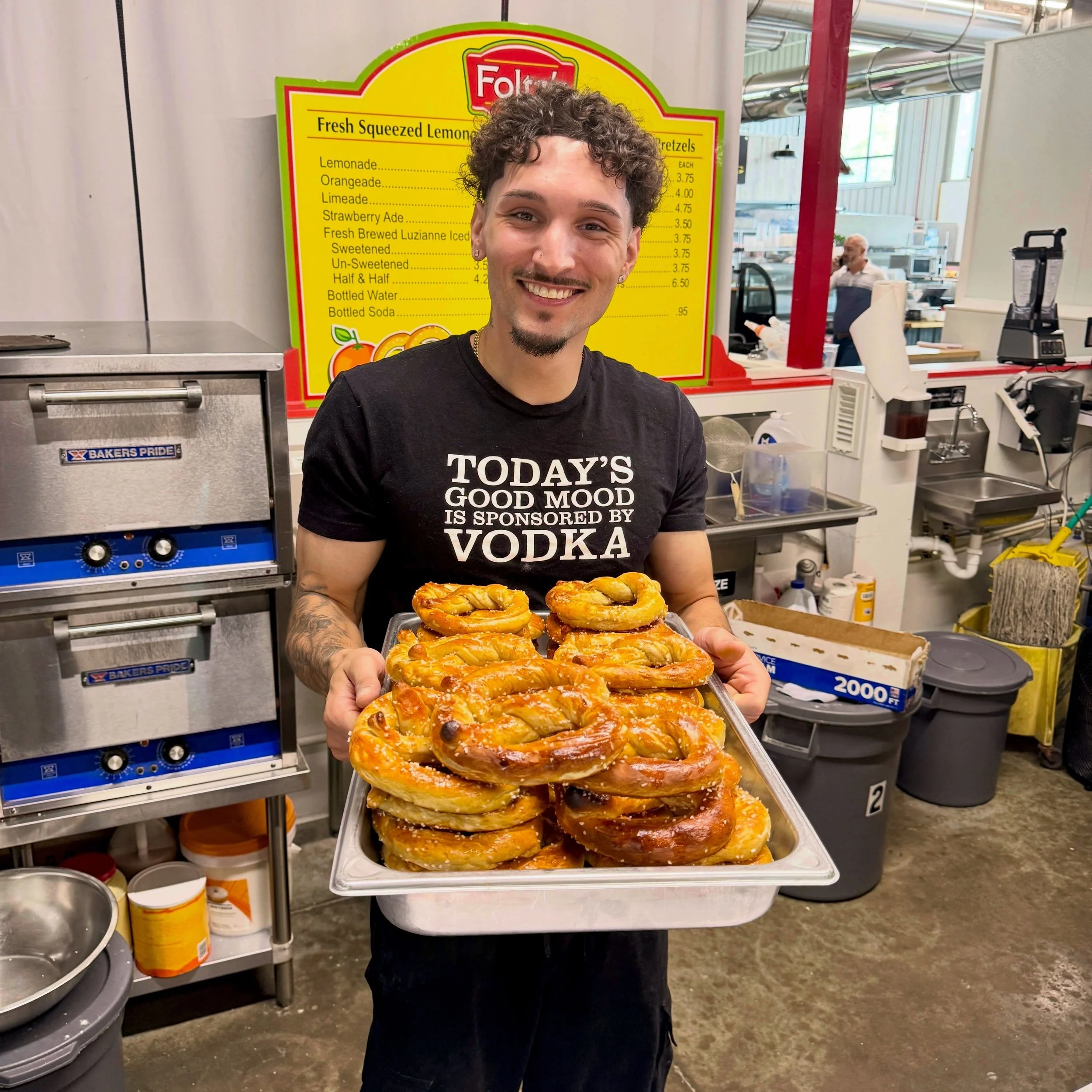 It&rsquo;s market day! Stop by @foltzspretzel for fresh, salty pretzels made right here on site 🤤 you can practically smell them from the parking lot! Warm, soft, and perfect for snacking 🥨 Don&rsquo;t forget, they also offer party trays, so you ca