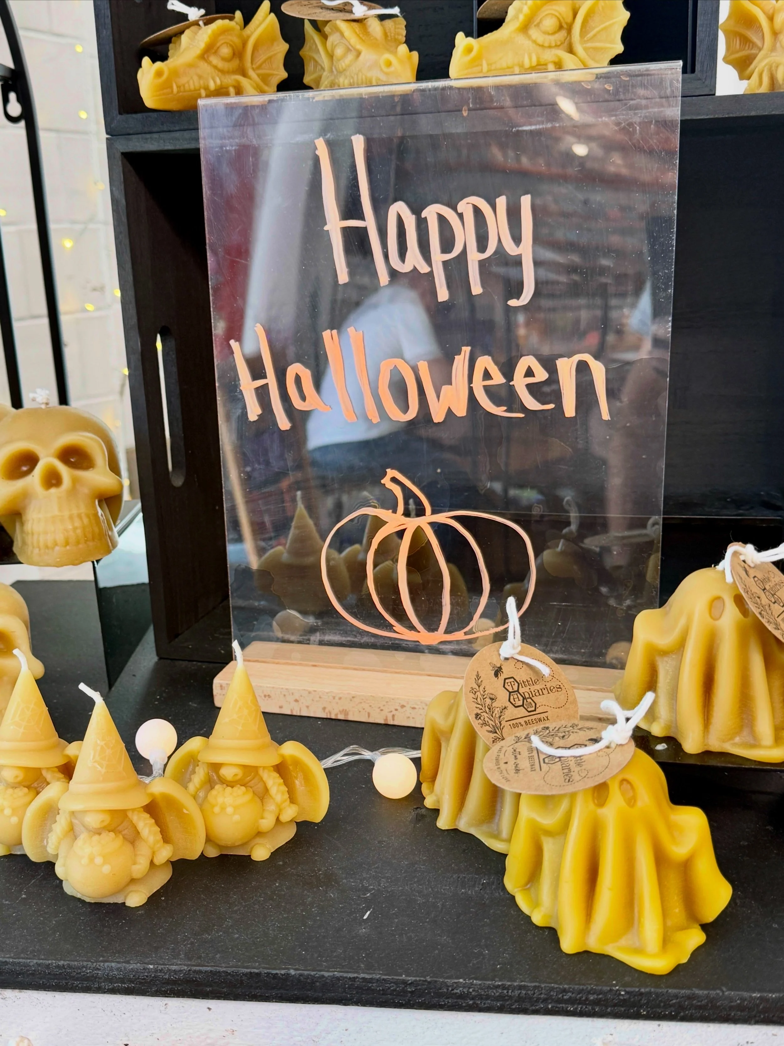 👻🕯️ Spooky season just got a little sweeter! 🍯🎃

@tittleapiariesllc Raw Honey&rsquo;s Ghost and Witch beeswax candles are here for October only. Each one is made with raw honey straight from the hive and poured for a warm, natural glow all season