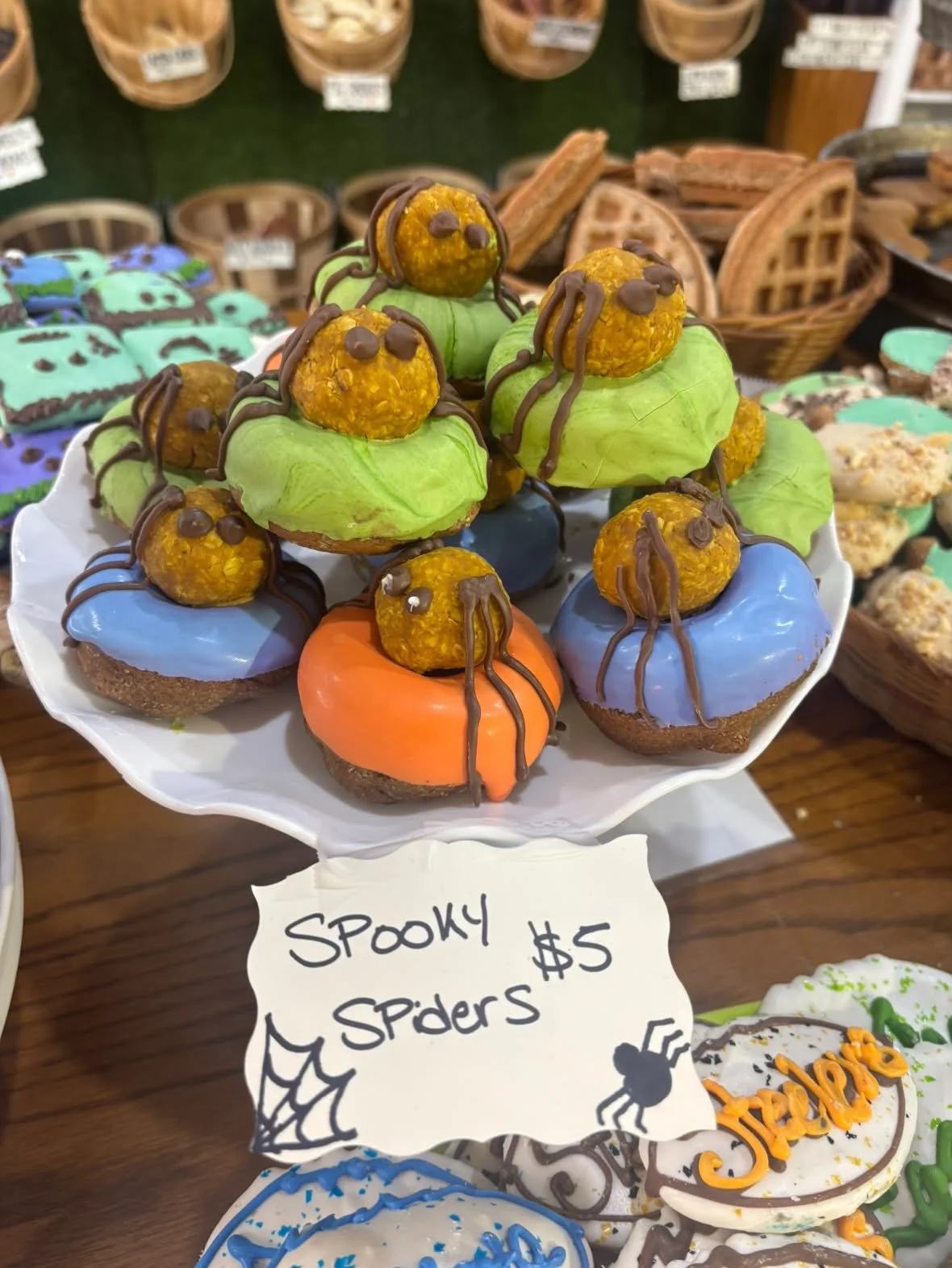 Your pup deserves a treat this weekend too! 🐾🎃

Stop by @doggiedelightsbakerypa for the cutest Halloween puppy treats. Spooky-cute and tail-wag approved! 👻🦴

Come say hi and pick out something special for your furry friend before the weekend&rsqu