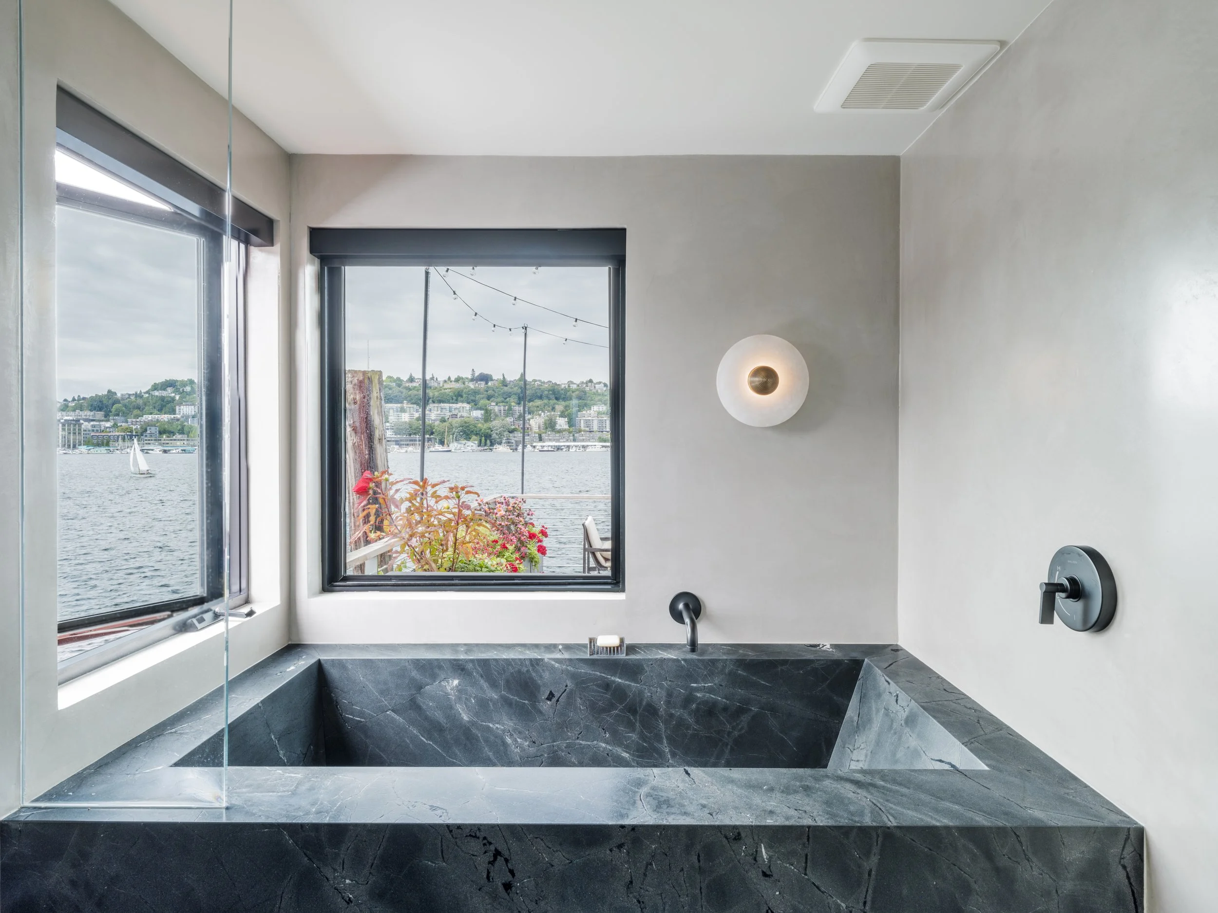 Modern Floating Home_EJ_017.jpg