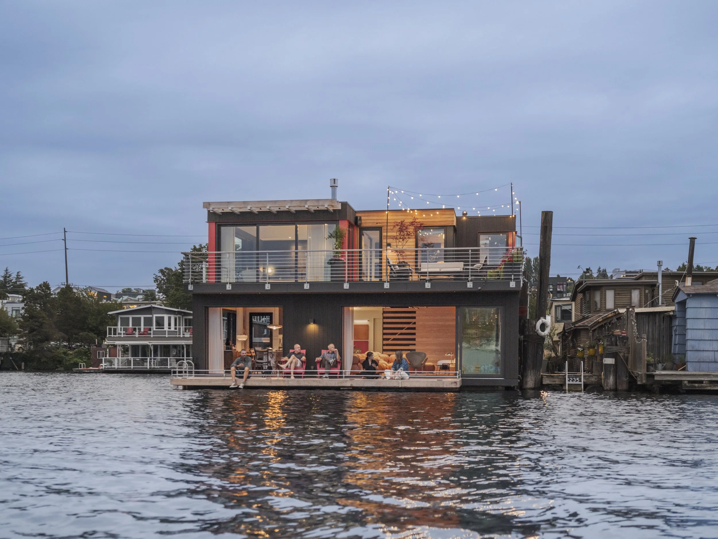 Modern Floating Home_EJ_004.jpg