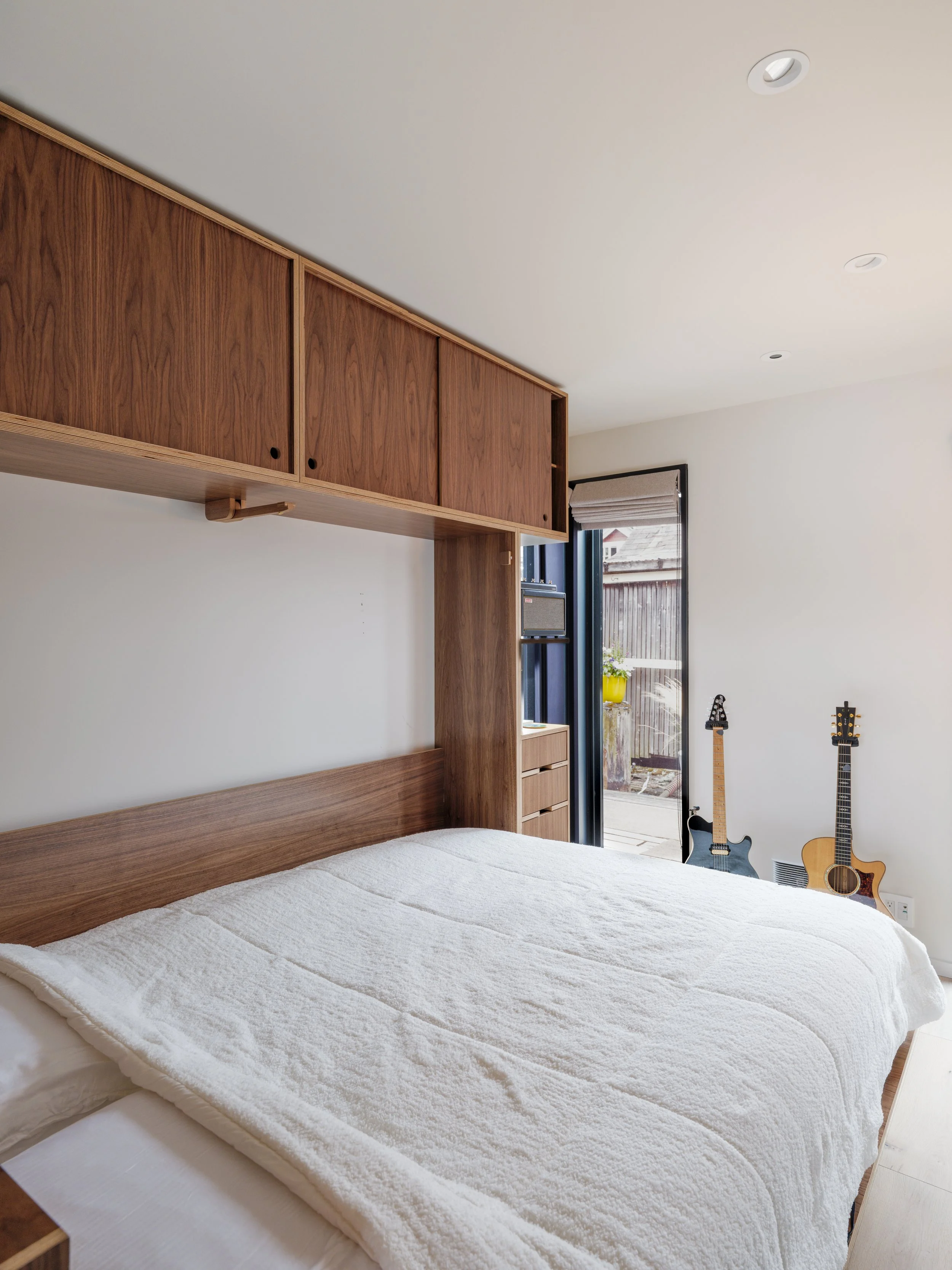 Modern Floating Home_EJ_009.jpg