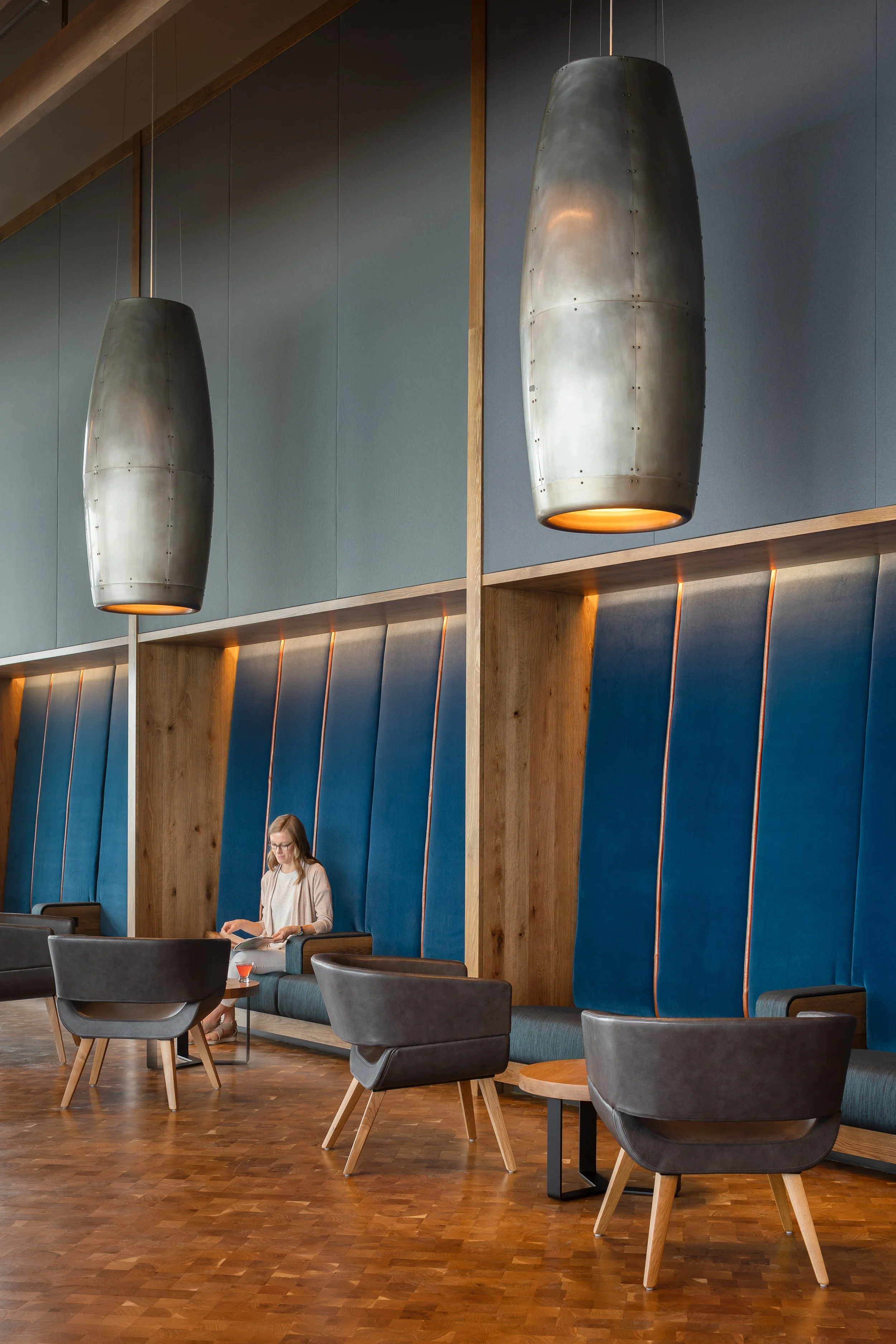 Alaska Lounge_AP_007.jpg