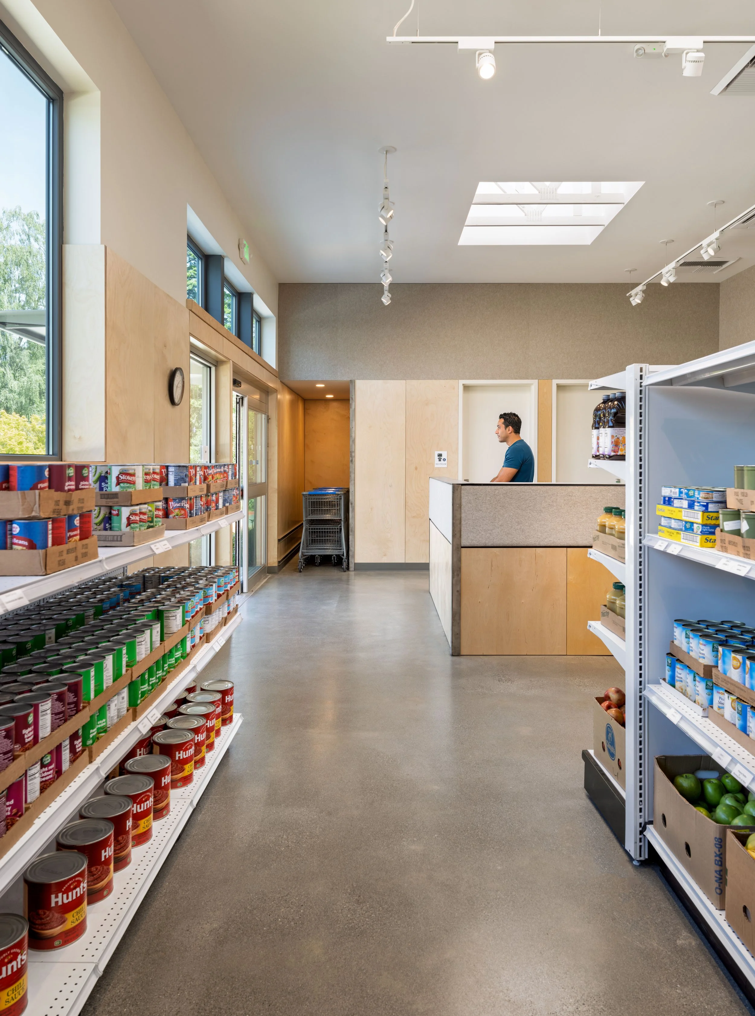 Vashon-Food-Bank-Market-Aisle-Verticle-Rev-W-P.jpg
