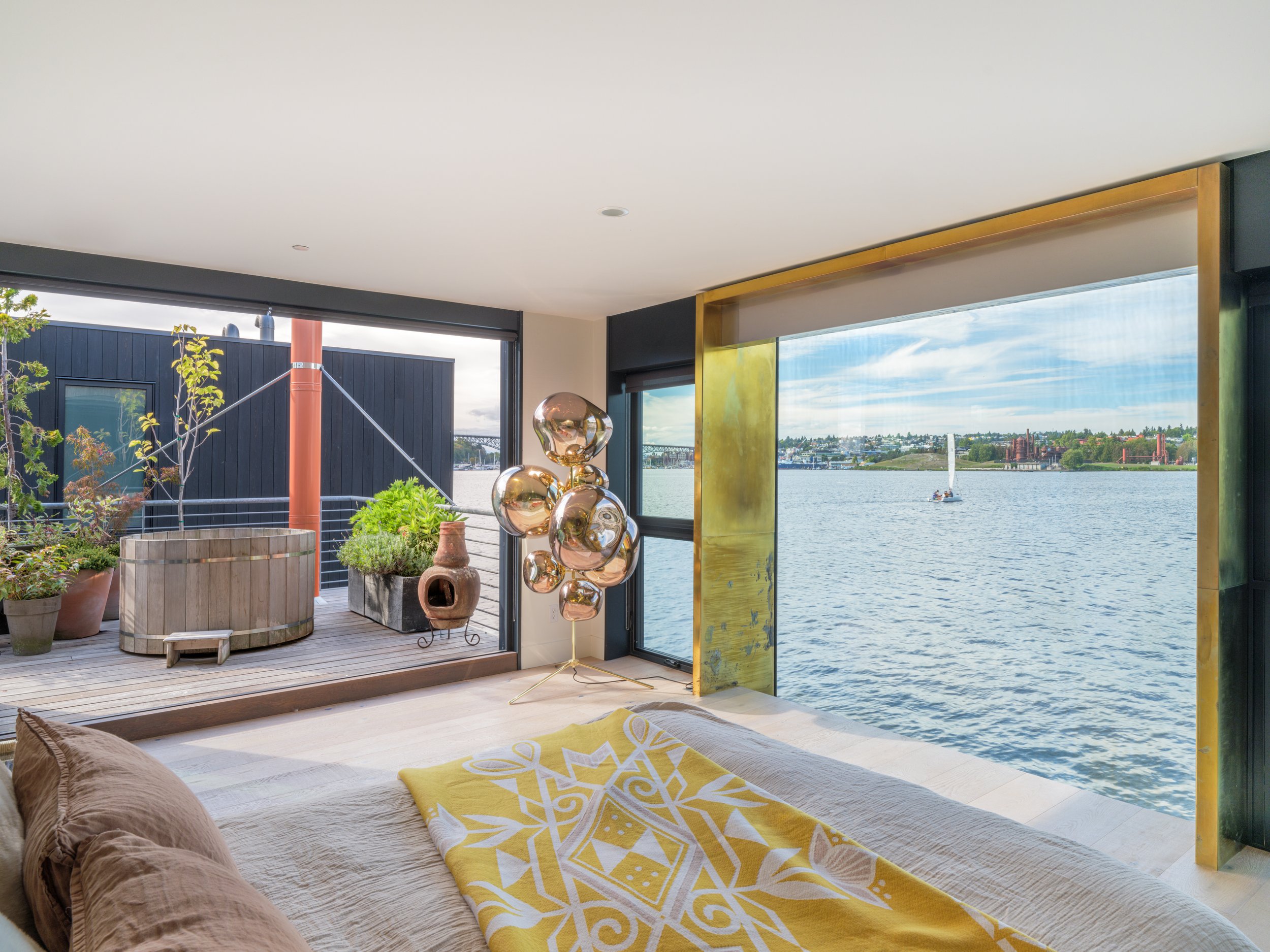 Eastlake Floating Home_EJ_001.jpg