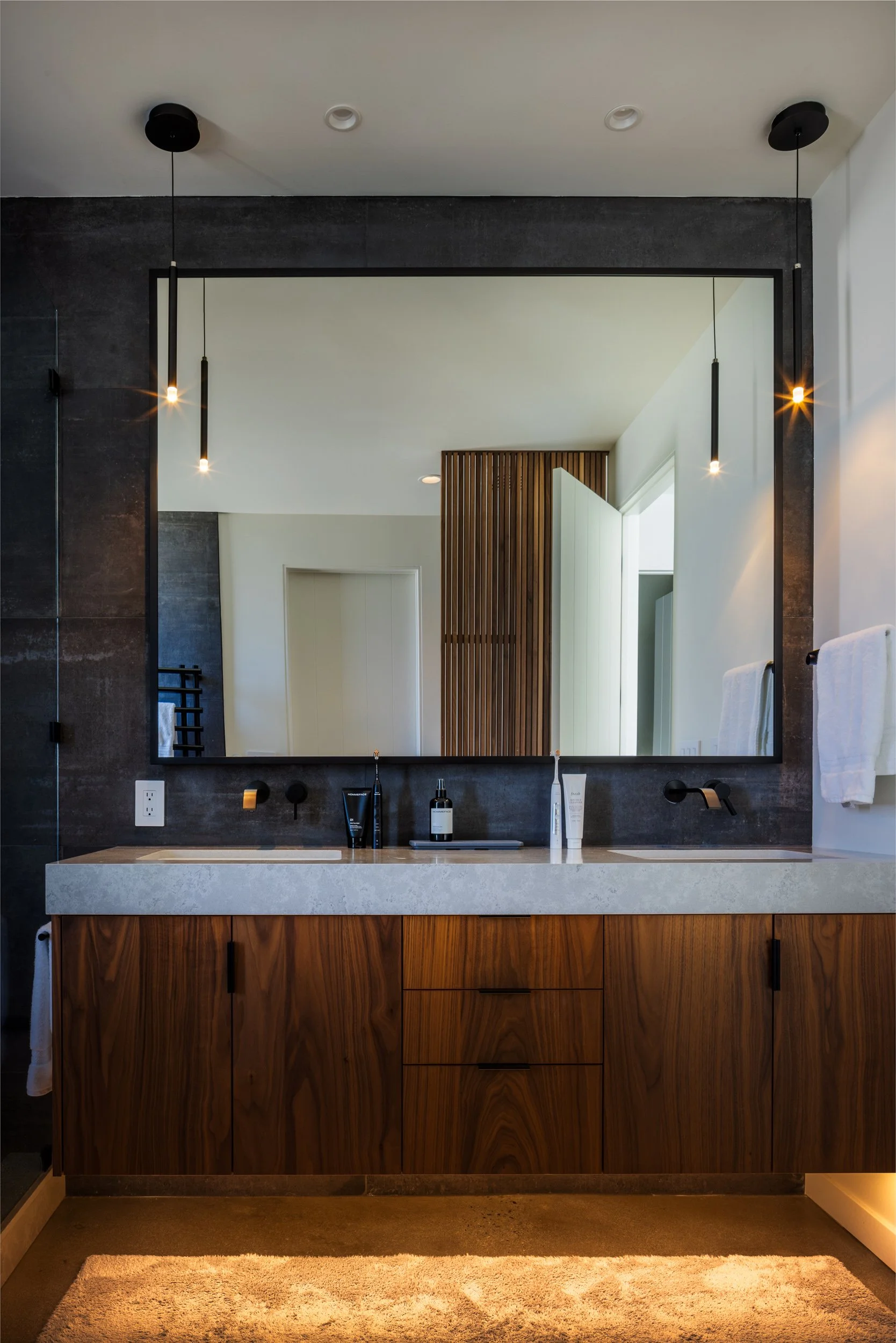 Chelan Lookout Houses_TH_020_low res.jpg