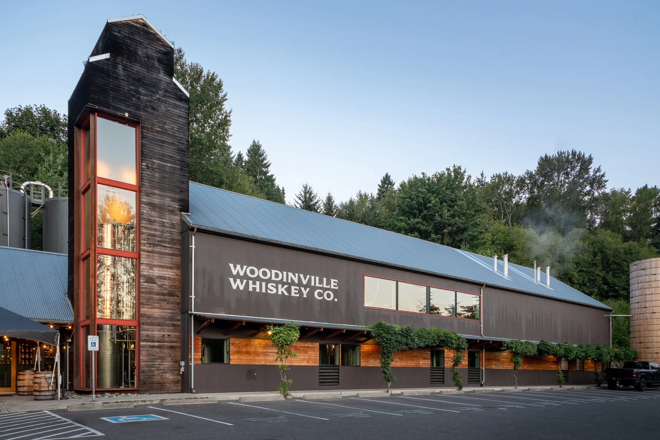 

WOODINVILLE WHISKEY & HOLLYWOOD TAVERN