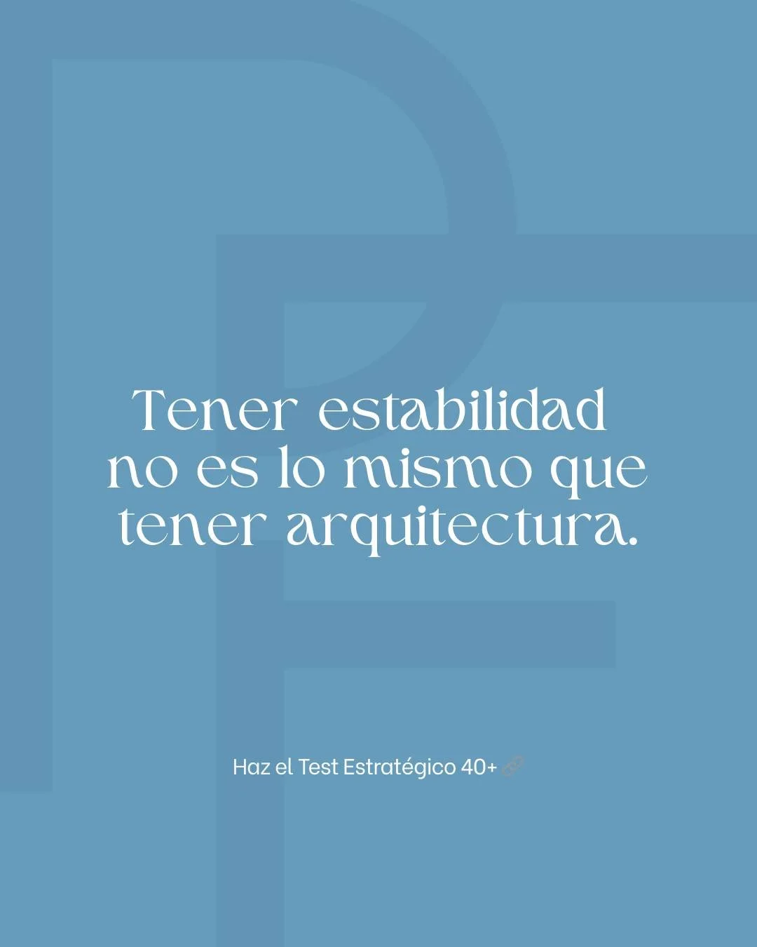 Muchos profesionales 40+ se sienten estables porque hoy tienen ingreso.
Pero si ese ingreso depende completamente de una estructura externa (un empleador, un contrato, una posici&oacute;n)... no tienes arquitectura propia.
Tienes dependencia funciona