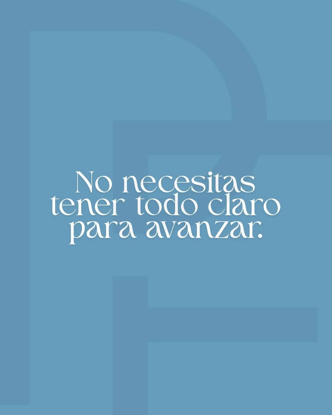 Certeza y direcci&oacute;n no son lo mismo.
La certeza te paraliza esperando el momento perfecto.
La direcci&oacute;n te mueve aunque no tengas todas las respuestas.
Y despu&eacute;s de los 40, lo que necesitas es moverte con claridad.

Cre&eacute; e