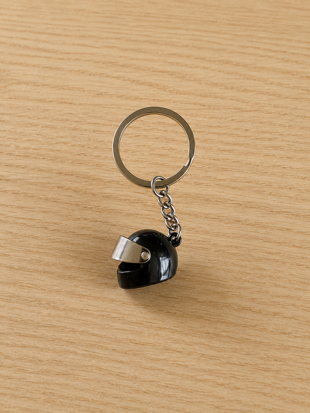 Mini Racing Helmet Keychain – Motorsport Fan Accessory