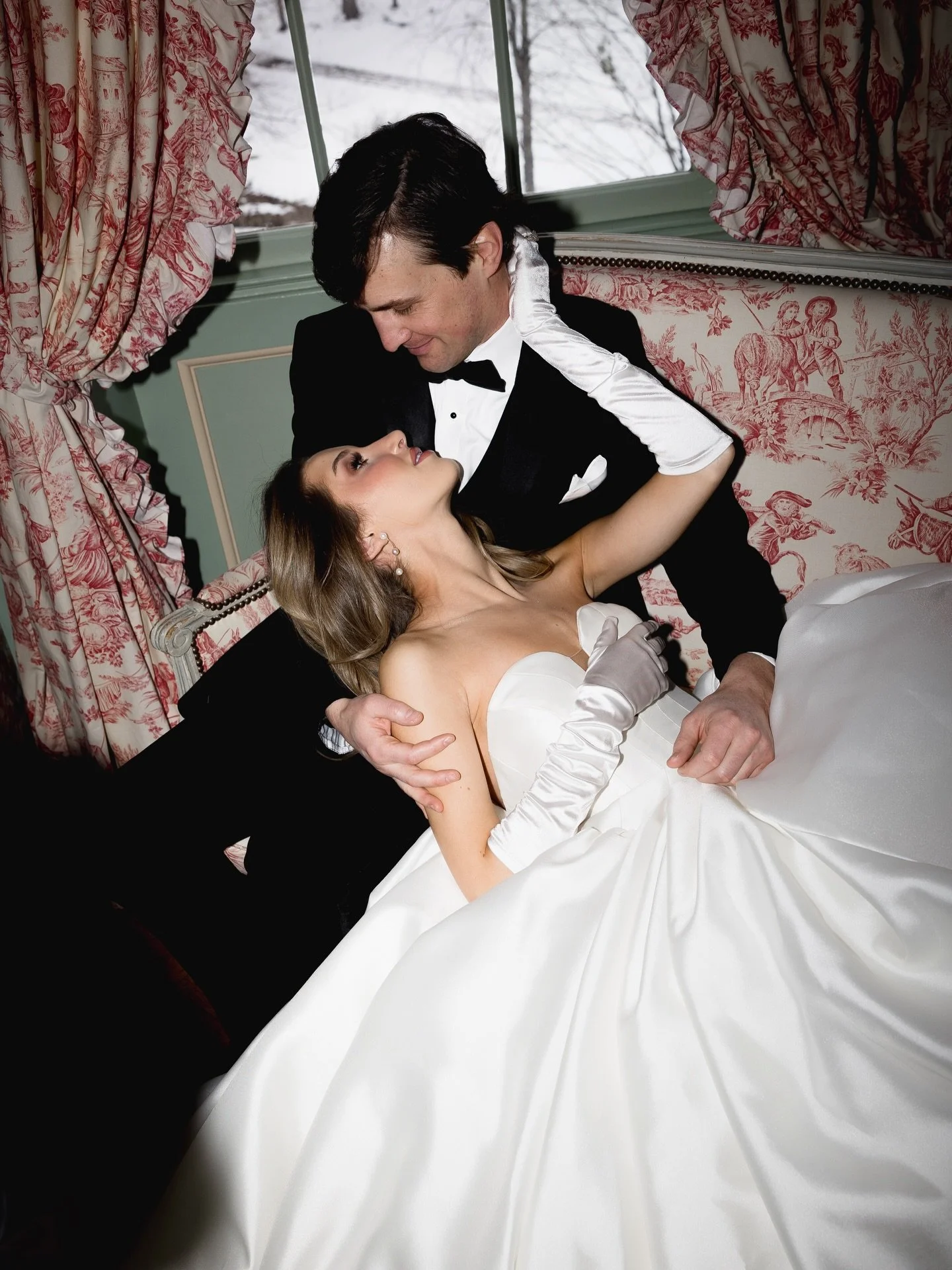 Stolen glances done right. 

Planning and design: @cloverroe
Venue: @weddingsatthemountlenox @themountlenox
Photographer: @stephanieberensonphotography
Videographer: @adamgorhamfilms
Content Creator: @contentbyjm
MUA: @deannaelysemua
Hair Stylist: @m