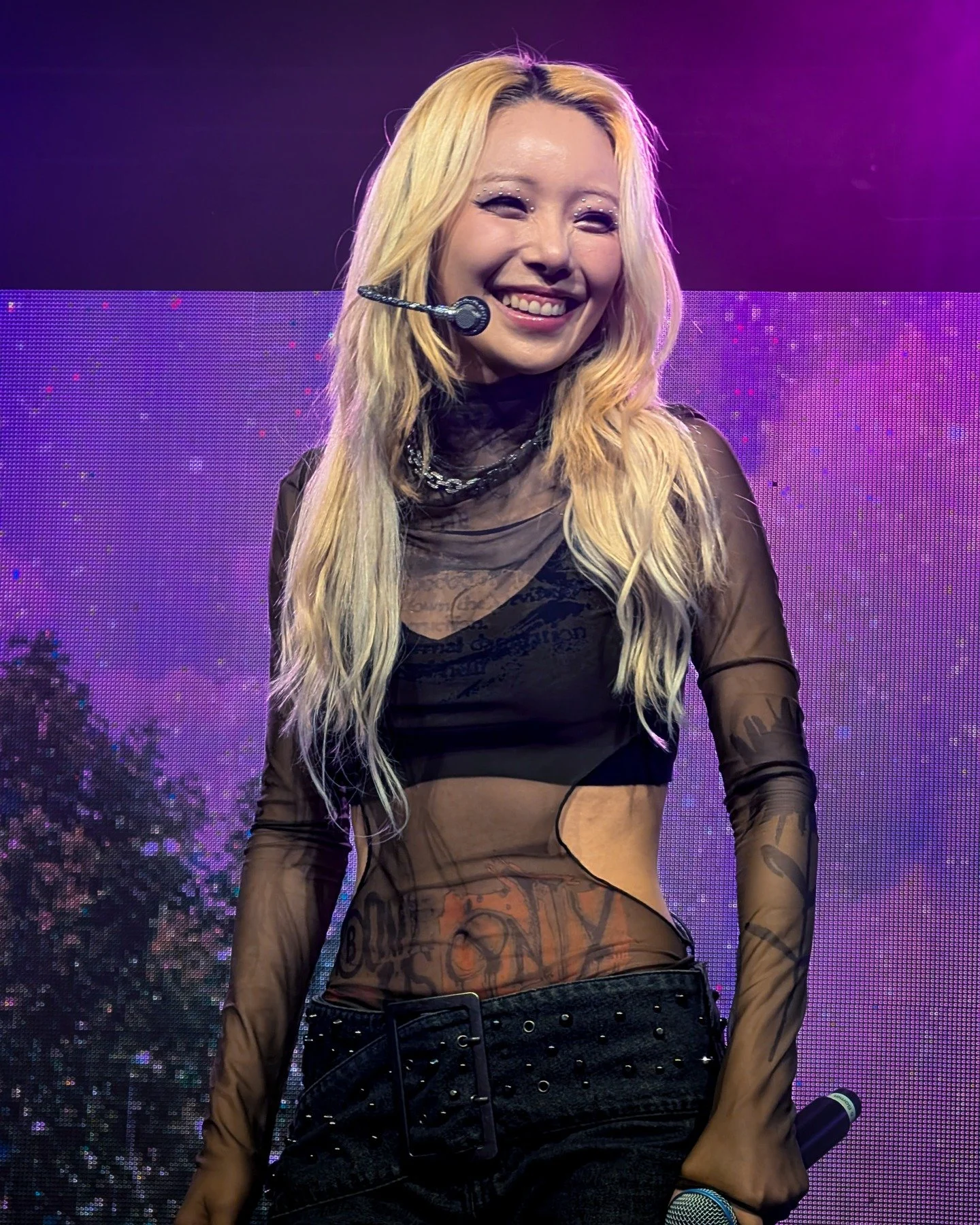 Smiley Somin! 😃
Where To Now Tour
&spades;️&hearts;️&clubs;️&diams;️
@somin_jeon0822
@official_kard

Madrid, Spain 🇪🇸

#KARD #KARDinMadrid #WhereToNow #WhereToNowTour #KARDTour #KARDLive #KARDConcert #KpopConcert #HiddenKard #KARDFans #BMKARD #Jse