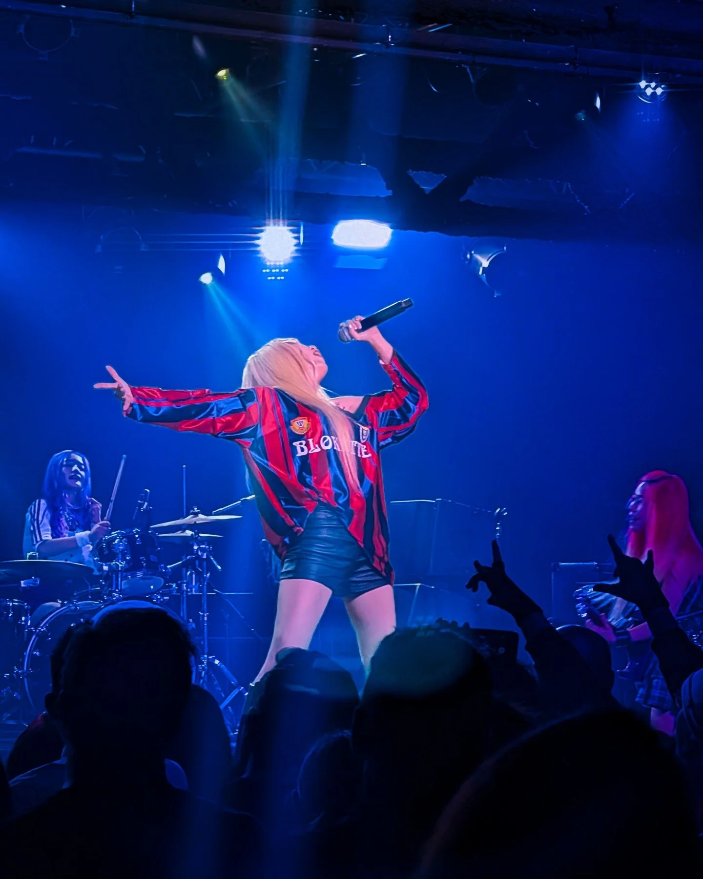 Manifesting them back again in Spain! 
Rolling Quartz 💎
Stand Up Europe Tour
@jayoung__v @rolling_quartz

Barcelona, Spain 🇪🇸

#RollingQuartz #RQ #RockBand #KRock #GirlBand #Diadems #RQDiadem #RollingQuartzFans #RQForever #Jayoung #Iree #Hyunjung 