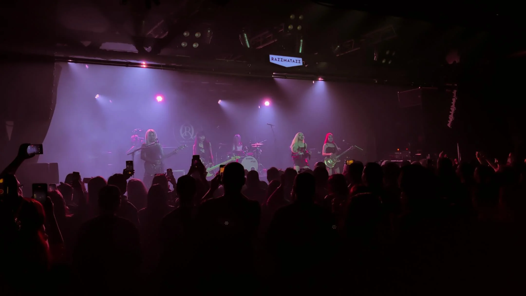 Rock &amp; Roll!
Rolling Quartz 💎
Stand Up Europe Tour
@rolling_quartz 

Barcelona, Spain 🇪🇸

#RollingQuartz #RQ #RockBand #KRock #GirlBand #Diadems #RQDiadem #RollingQuartzFans #RQForever #Jayoung #Iree #Hyunjung #Arem #Yeongeun #JayoungRQ #IreeR