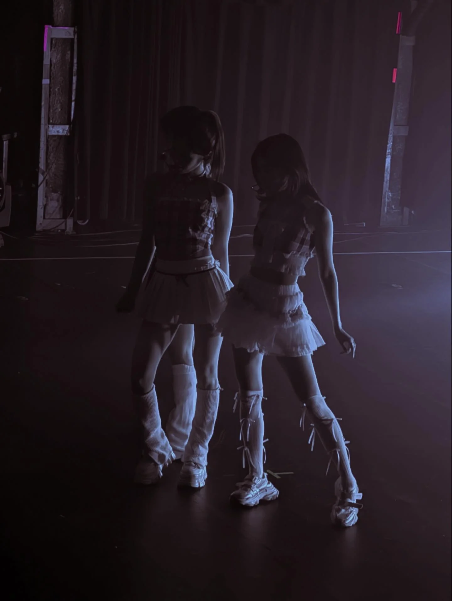 Shadows

Moonshot Tour
@official_artms
@zindoriyam @kimxxlip @cher_ryppo

Barcelona, Spain 🇪🇸

#ARTMS #LOONA #ARTMSinBarcelona #MoonshotTour #ARTMSTour #ARTMSLive #KpopConcert #Orbit #LOONAFans #ARTMSFans #HeeJinARTMS #KimLipARTMS #HaseulARTMS #Jin