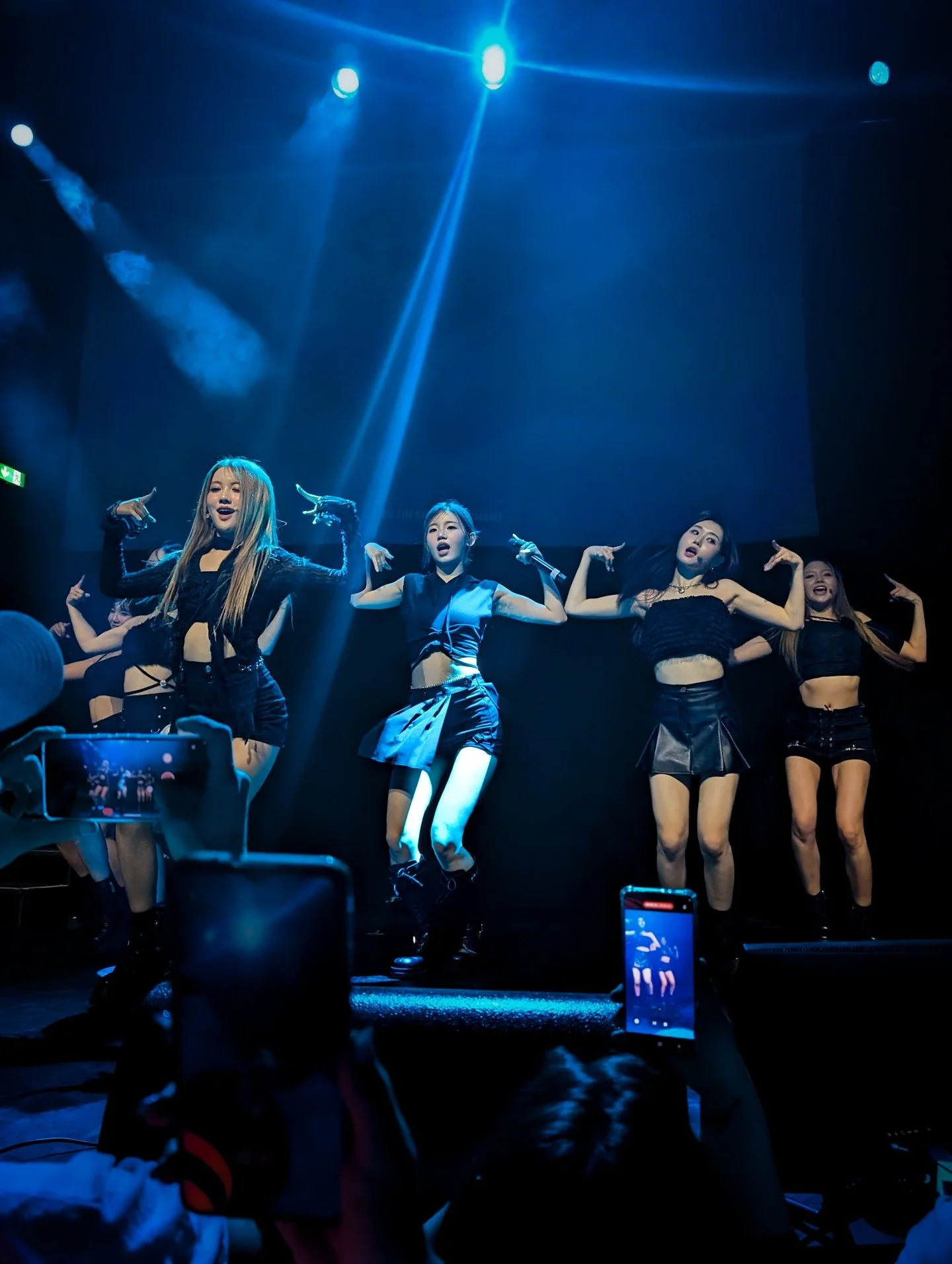 When the stage belongs to all of them!
💎

TRUE DIAMOND TOUR
@tribedaloca @s.songday

Berlin, Germany 🇩🇪

#TRIBE #TRI_BE #KpopConcert #TRUE #Songsun #Kelly #Jinha #Hyunbin #Jia #Soeun #Mire #TRIBESongsun #TRIBEKelly #TRIBEJinha #TRIBEHyunbin #TRIBE