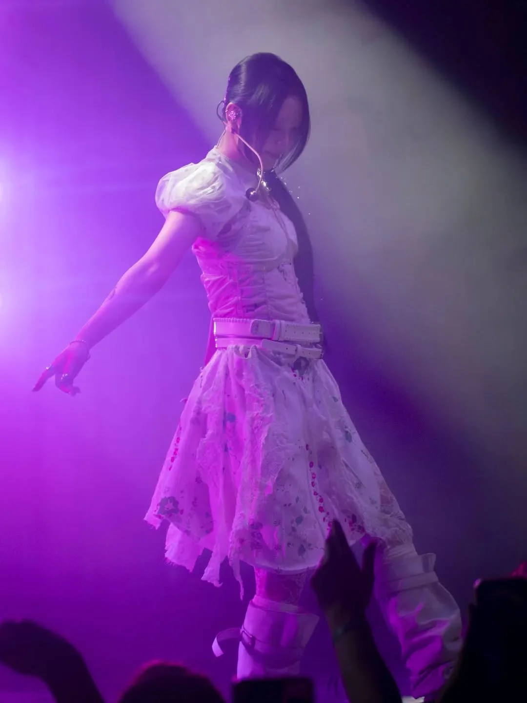Last Friday in Barcelona, Yves told us to be proud of ourselves. 🌈

She also said that touring can feel lonely sometimes, and that fans help her feel less alone.

I think that stayed with me the most.

For a little while, in that room, no one felt a