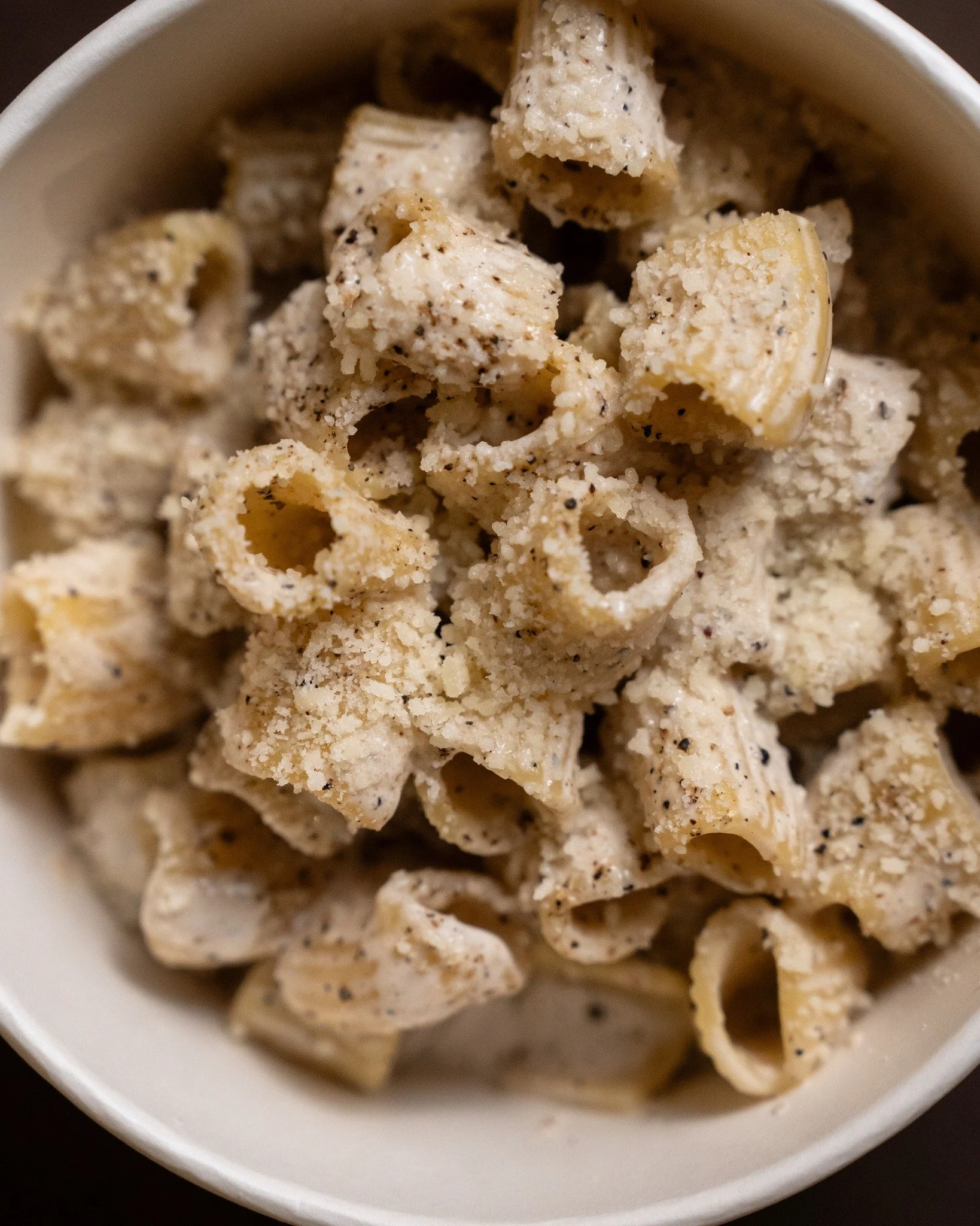 Cremosa, pepata al punto giusto e impossibile da ignorare. 😋

📍 Past Food &ndash; Via Broggia 5, Napoli
🚴&zwj;♂️ Anche su Glovo, Just Eat e Deliveroo

#PastFood #PasTino #pasta #food #napolifood #foodporn