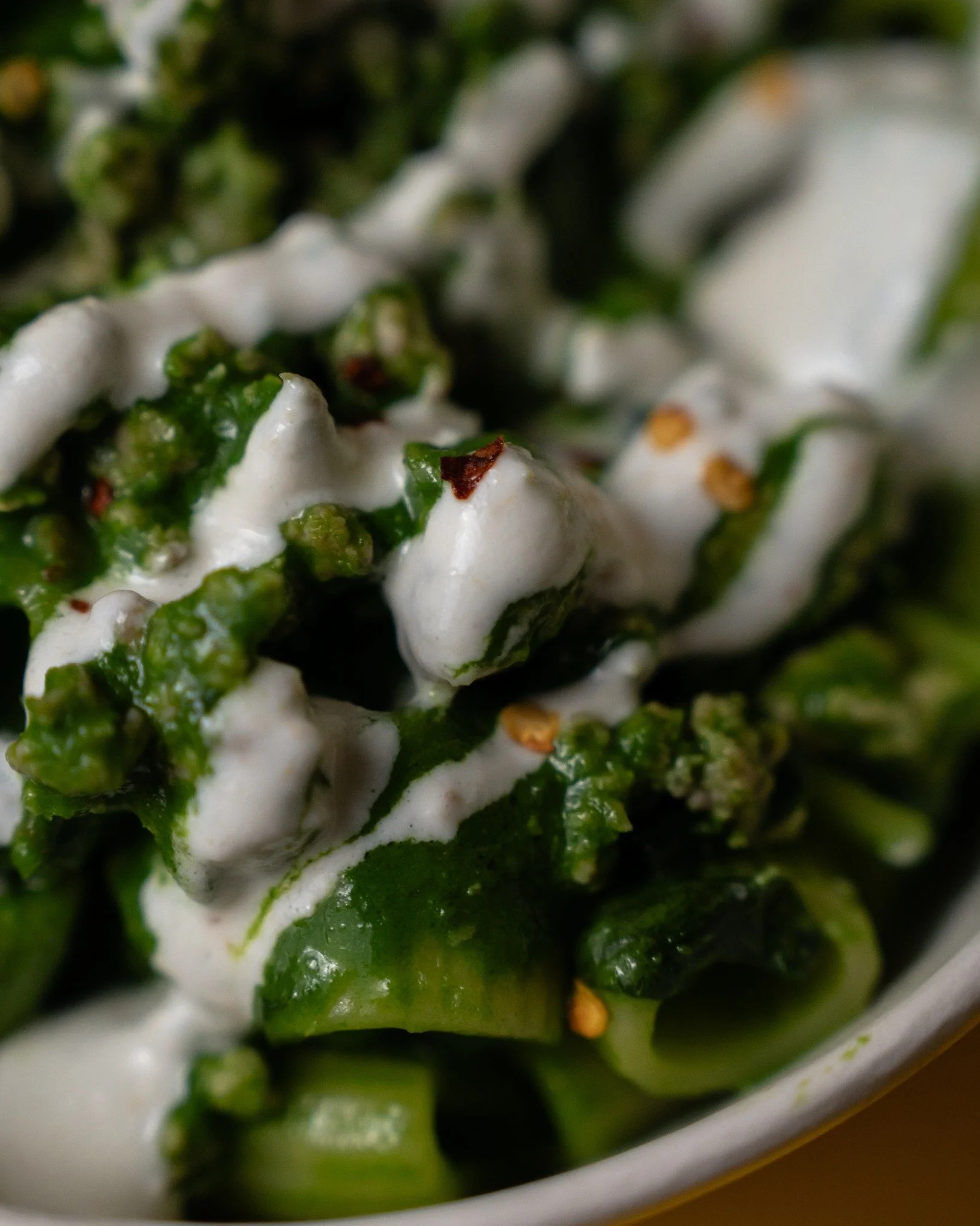 Friarielli &amp; salsiccia: la coppia perfetta. 💚
E quella crema? Un colpo di fulmine al primo boccone. 🥰

📍 Past Food &ndash; Via Broggia 5, Napoli
🚴&zwj;♂️ Anche su Glovo, Just Eat e Deliveroo

#PastFood #PasTino #pasta #food #napolifood #foodp