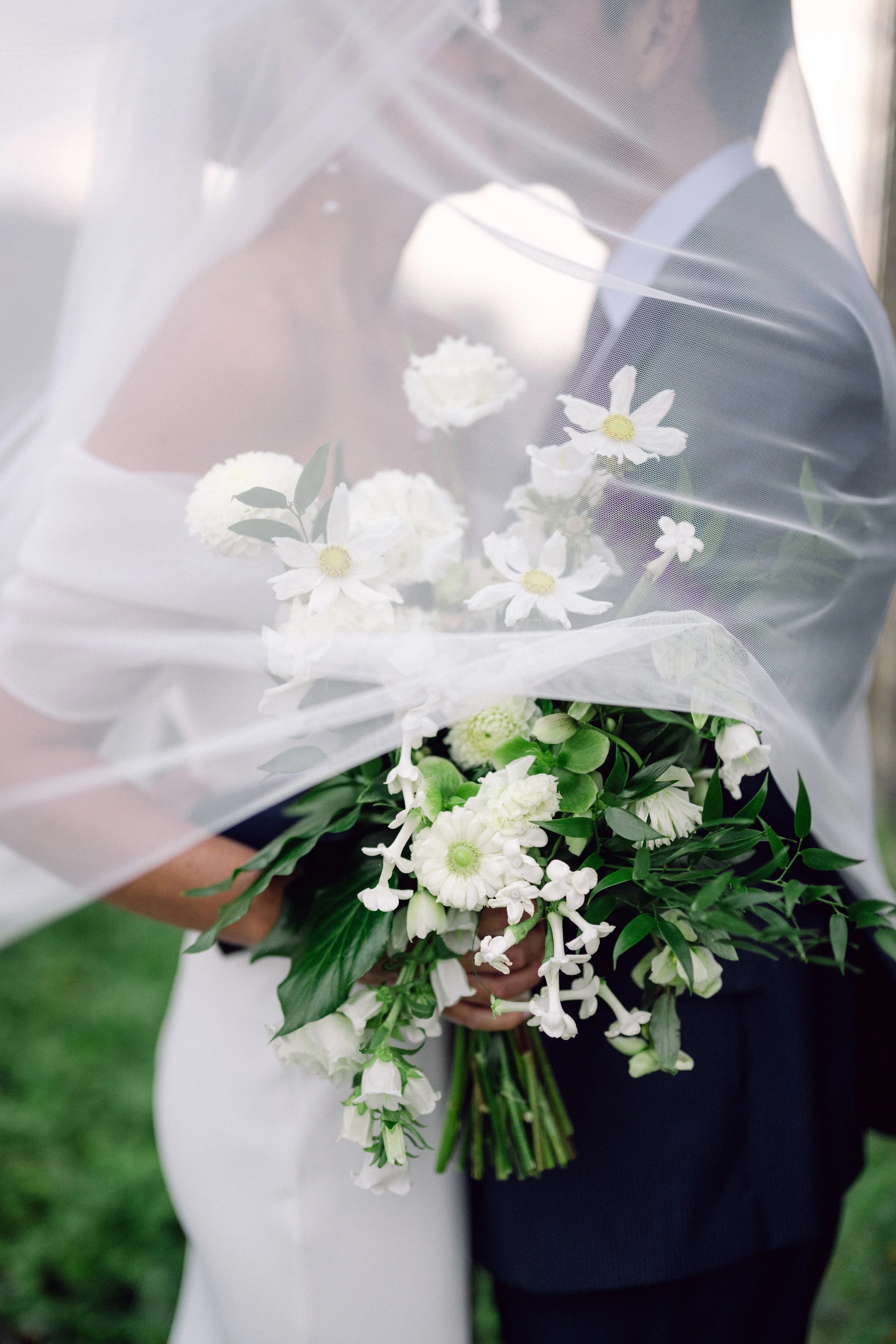 1.white bouquet.jpg