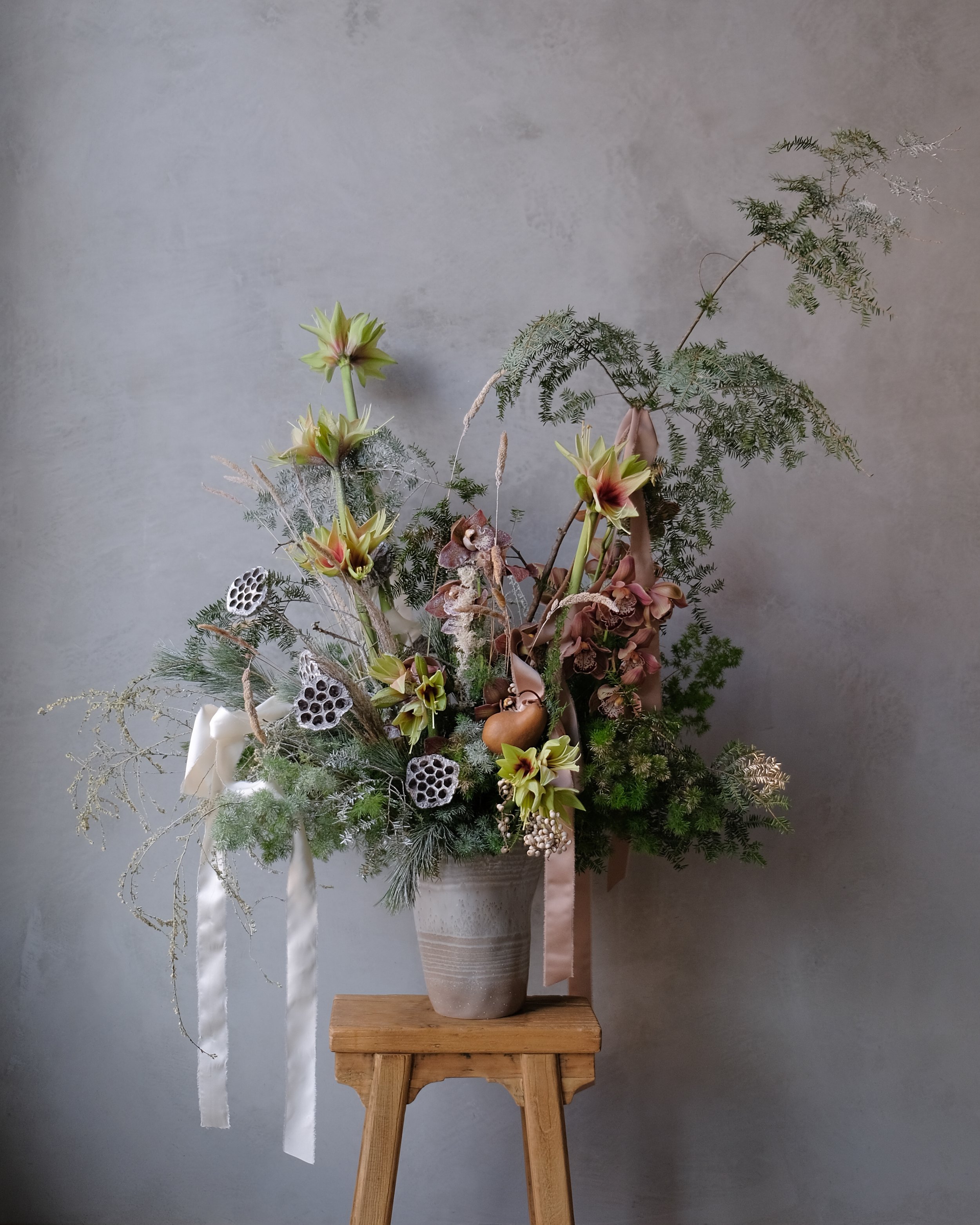 15. winter large arragement.jpg