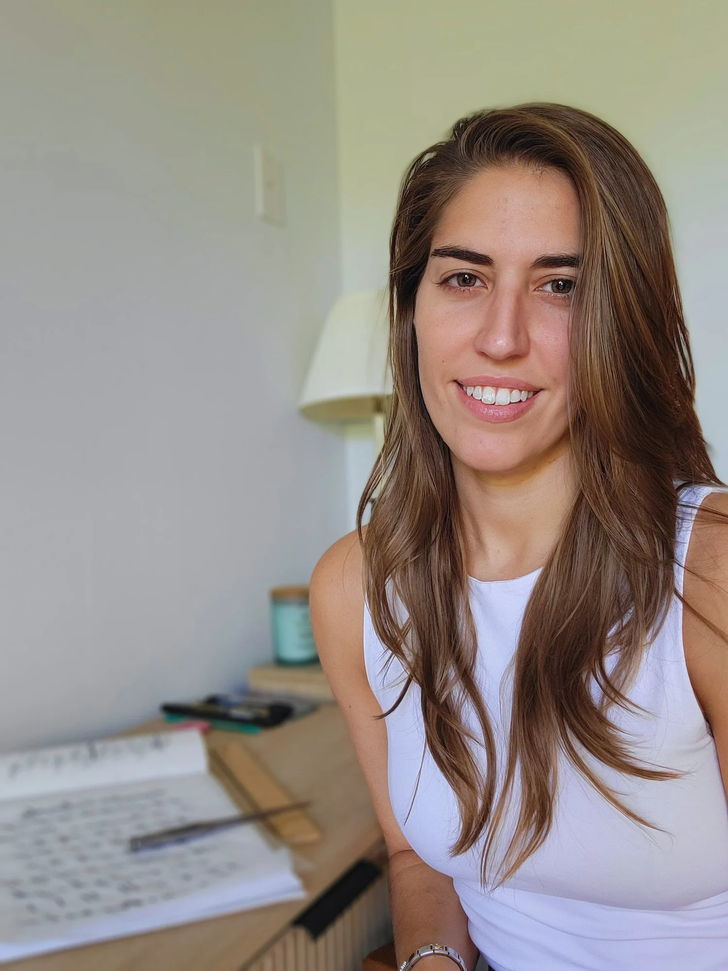 Courtney, founder of À La Court, in her Nice studio