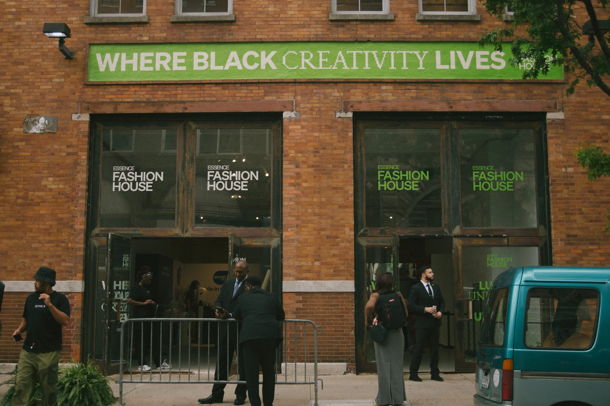 Essence Fashion House