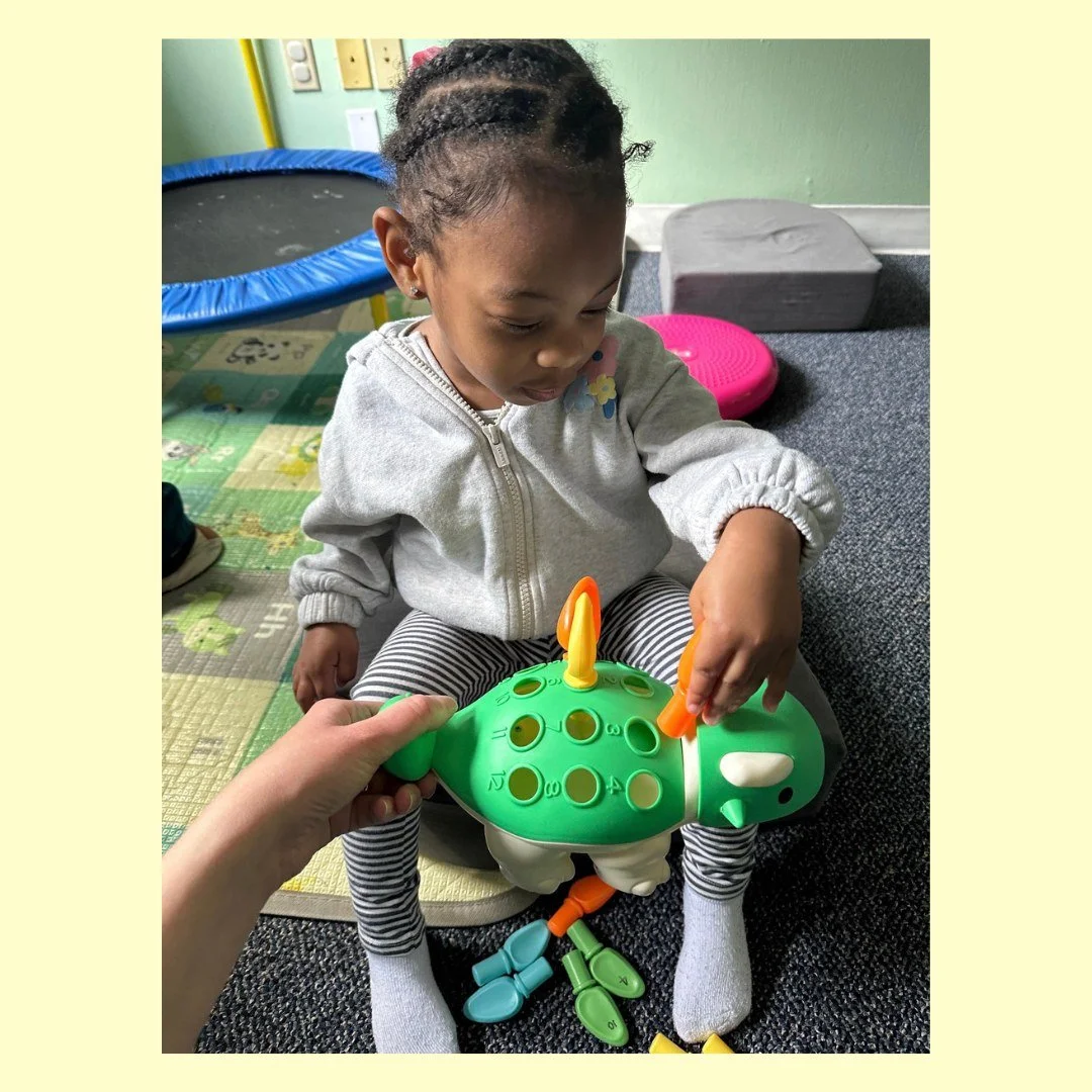 So focused and having so much fun while learning 🧩 ☀️