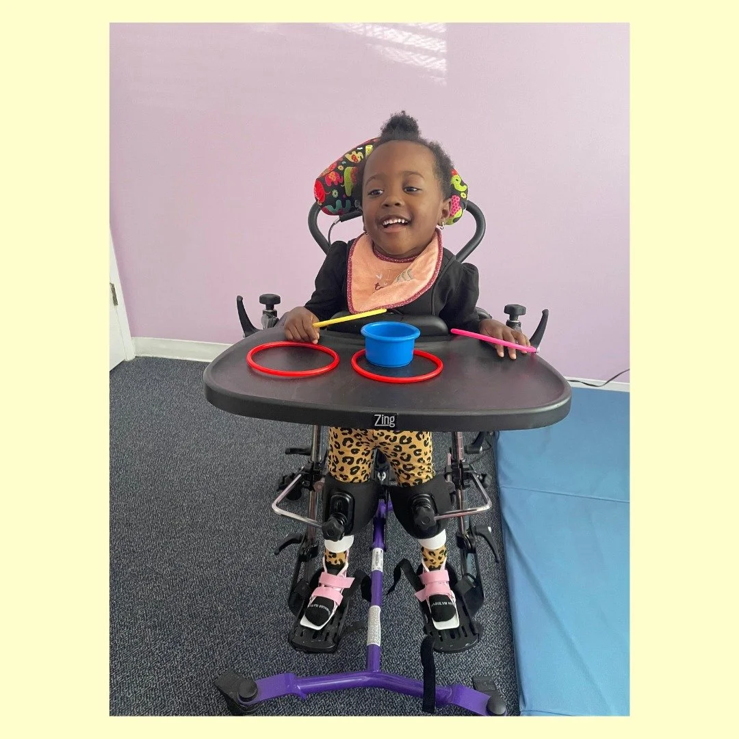 Look at this cutie smiling through her session 😊☀️