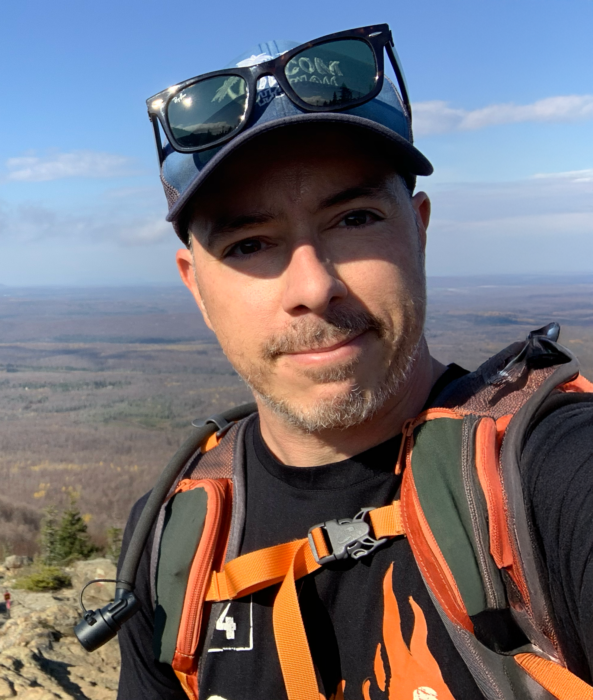 Jean-Philippe en haut de la montagne.