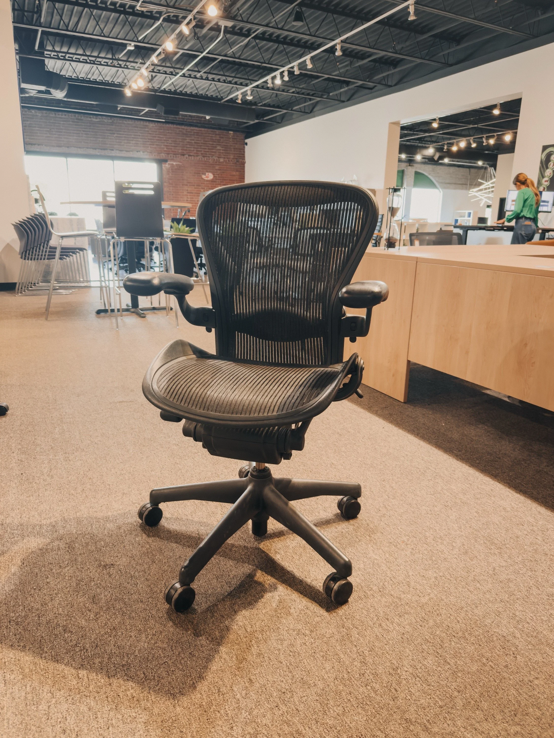 Preowned Aeron Chair — main product view