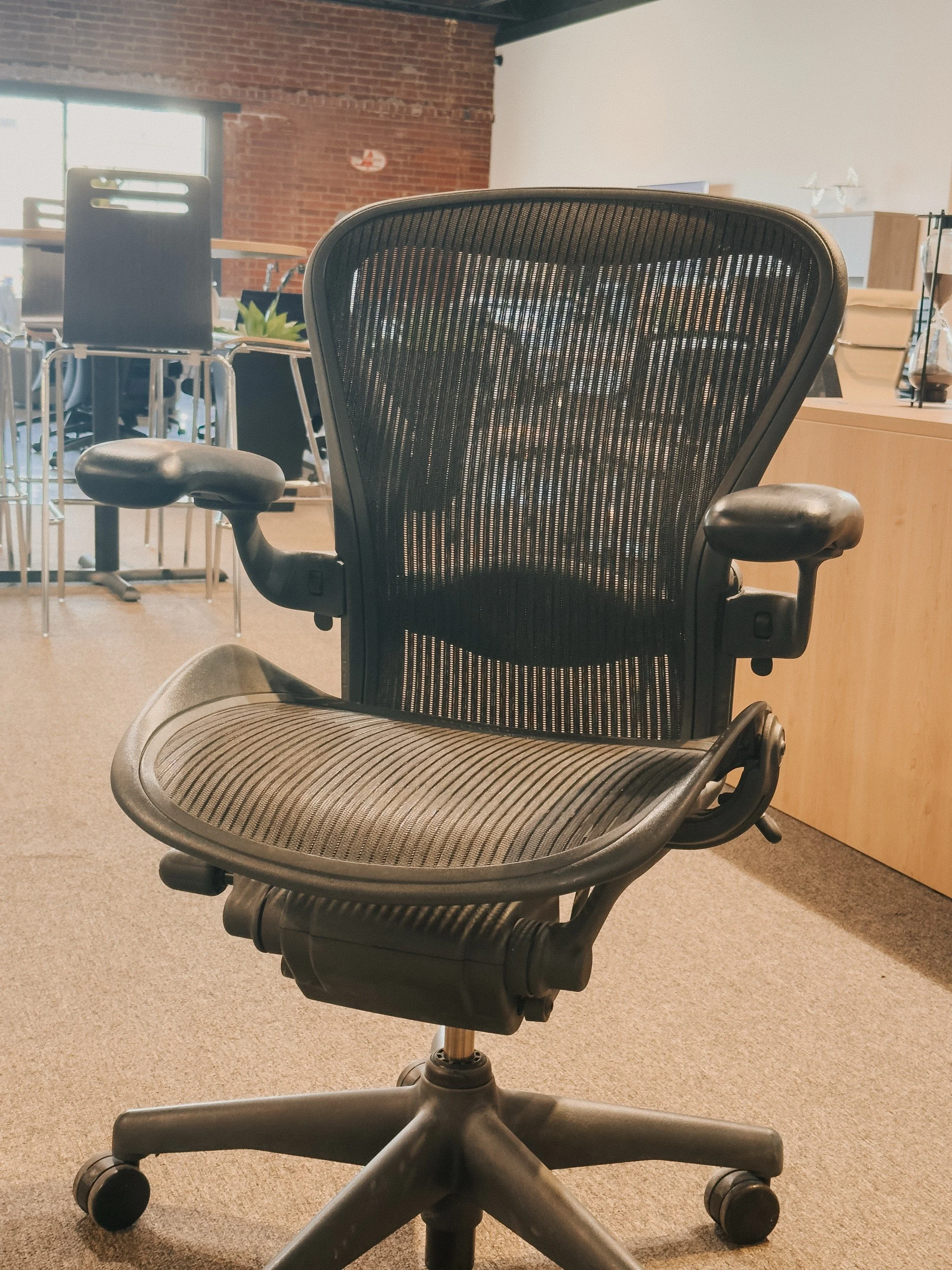 Preowned Aeron Chair — view 2