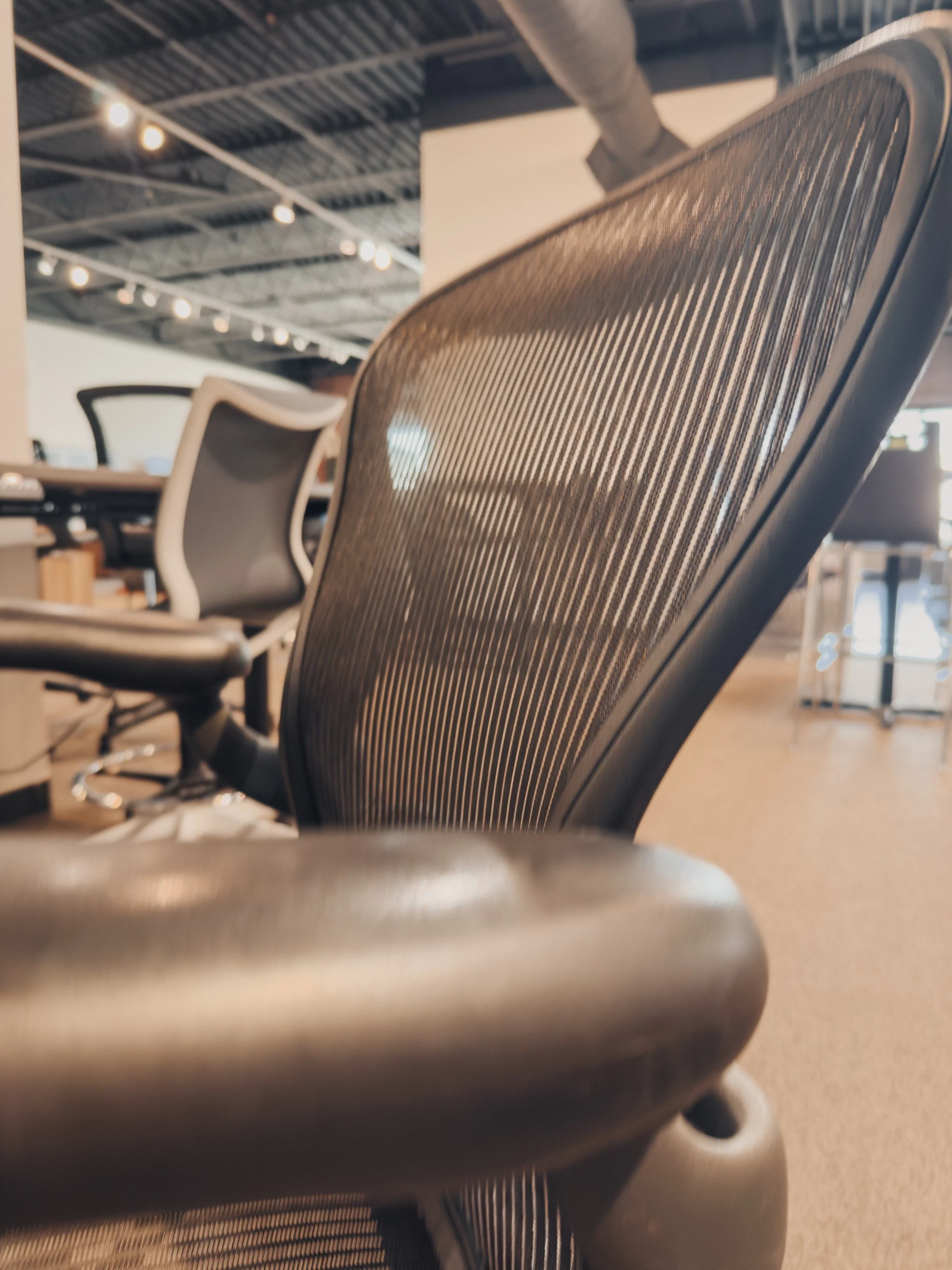 Preowned Aeron Chair — view 5