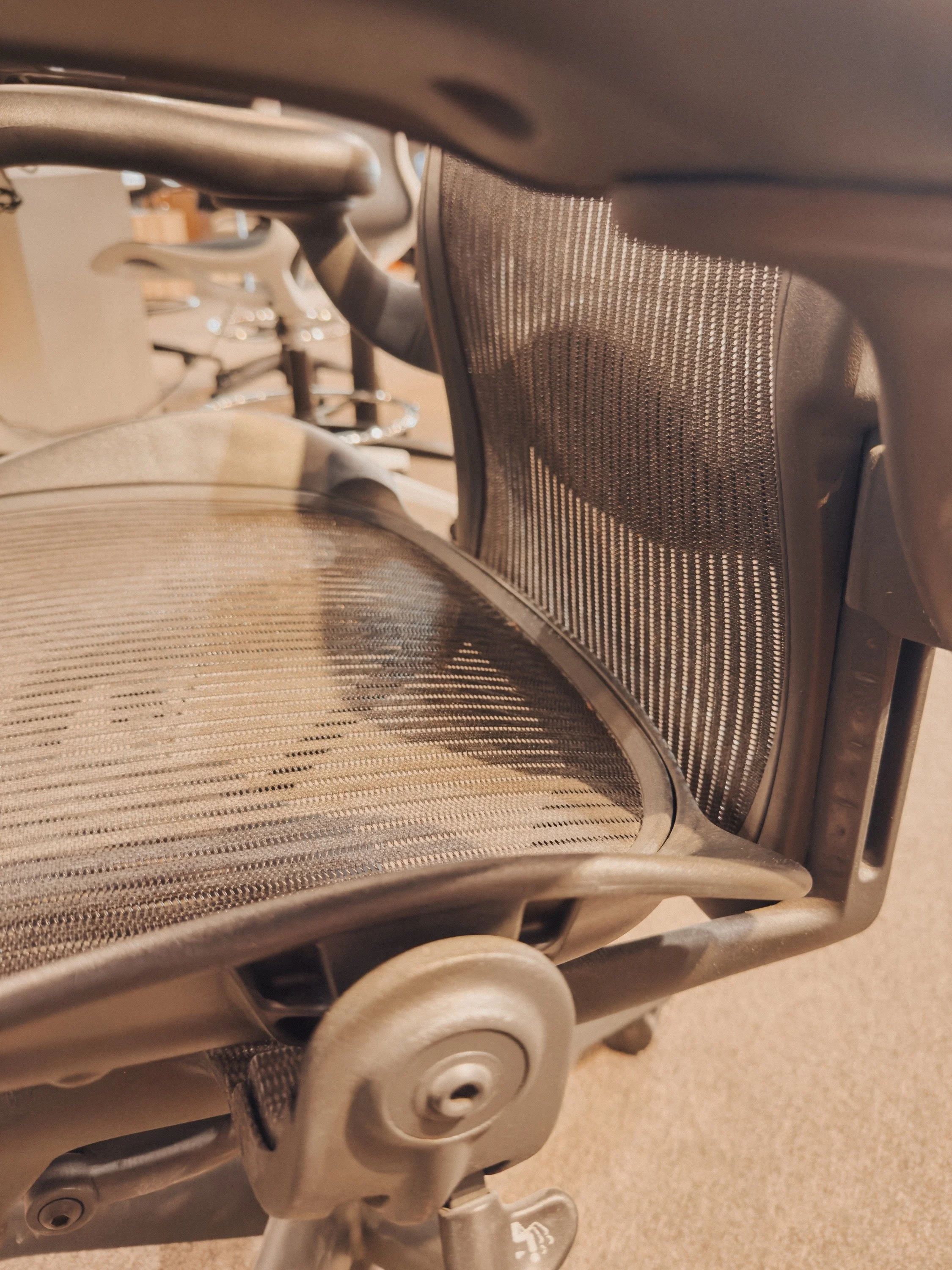 Preowned Aeron Chair — view 6