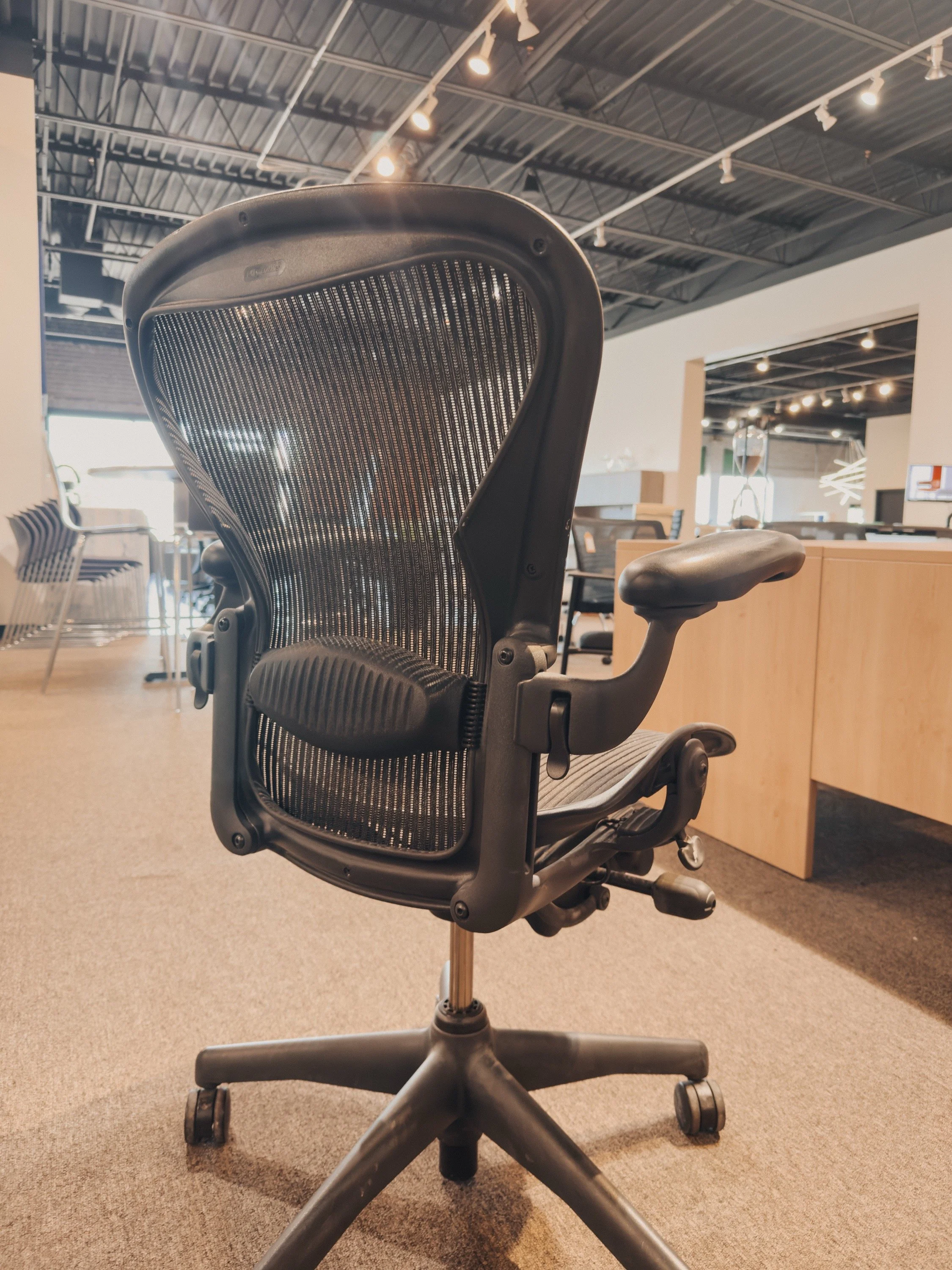 Preowned Aeron Chair — view 7
