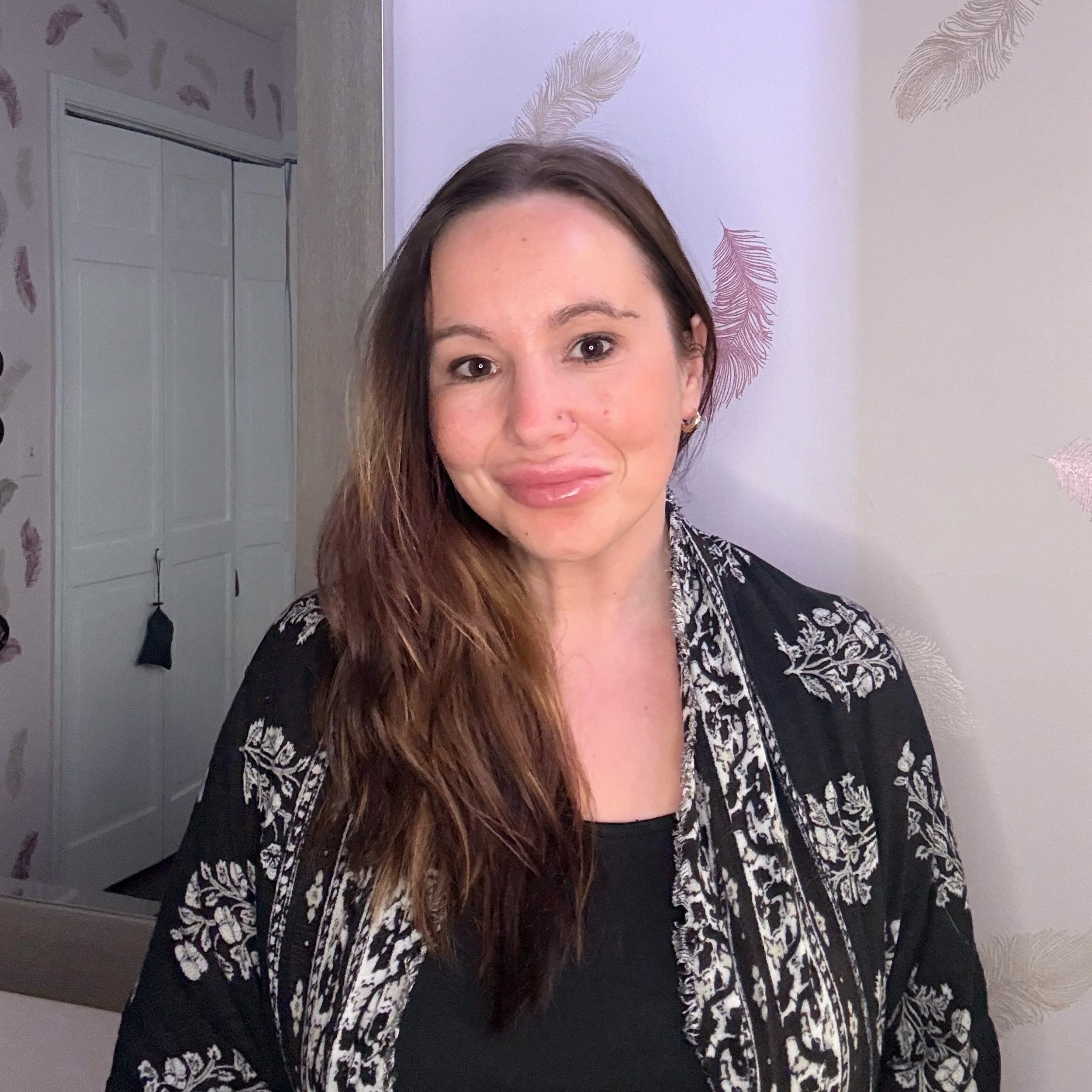 Heidi Forsman, intuitive reader, offering energy insight and intuitive guidance in a calm, welcoming space